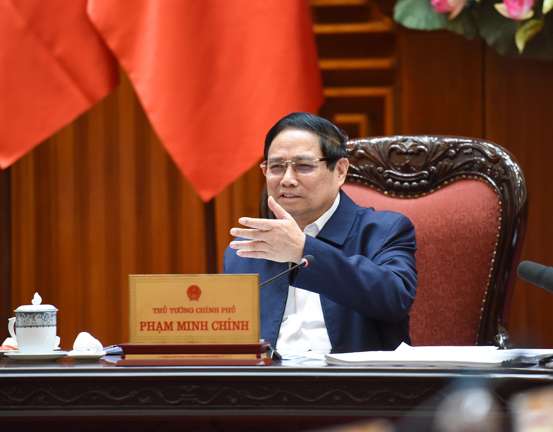 范明正总理在会上发表讲话。