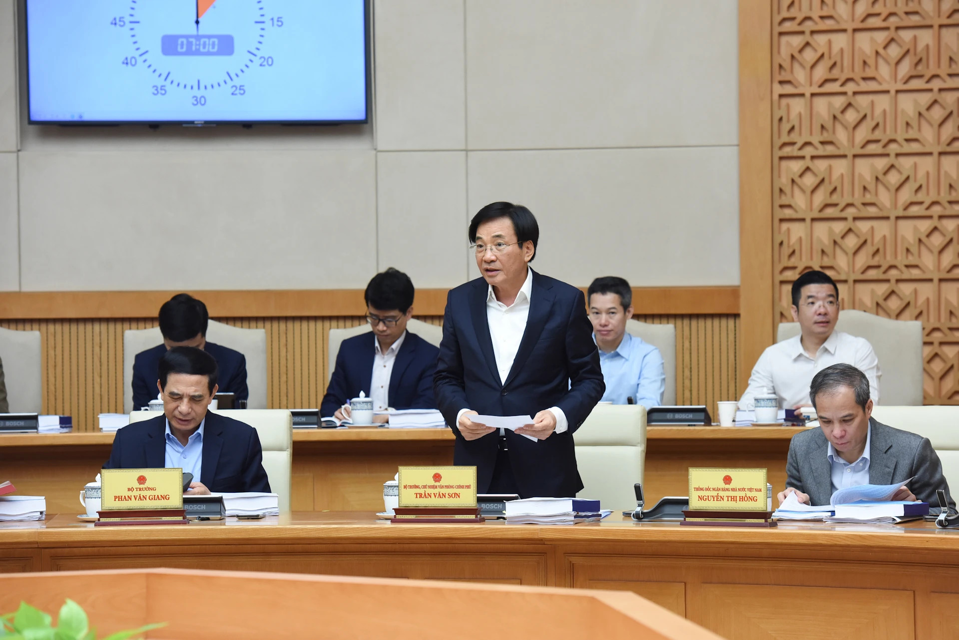 政府办公厅主任、部长陈文山。