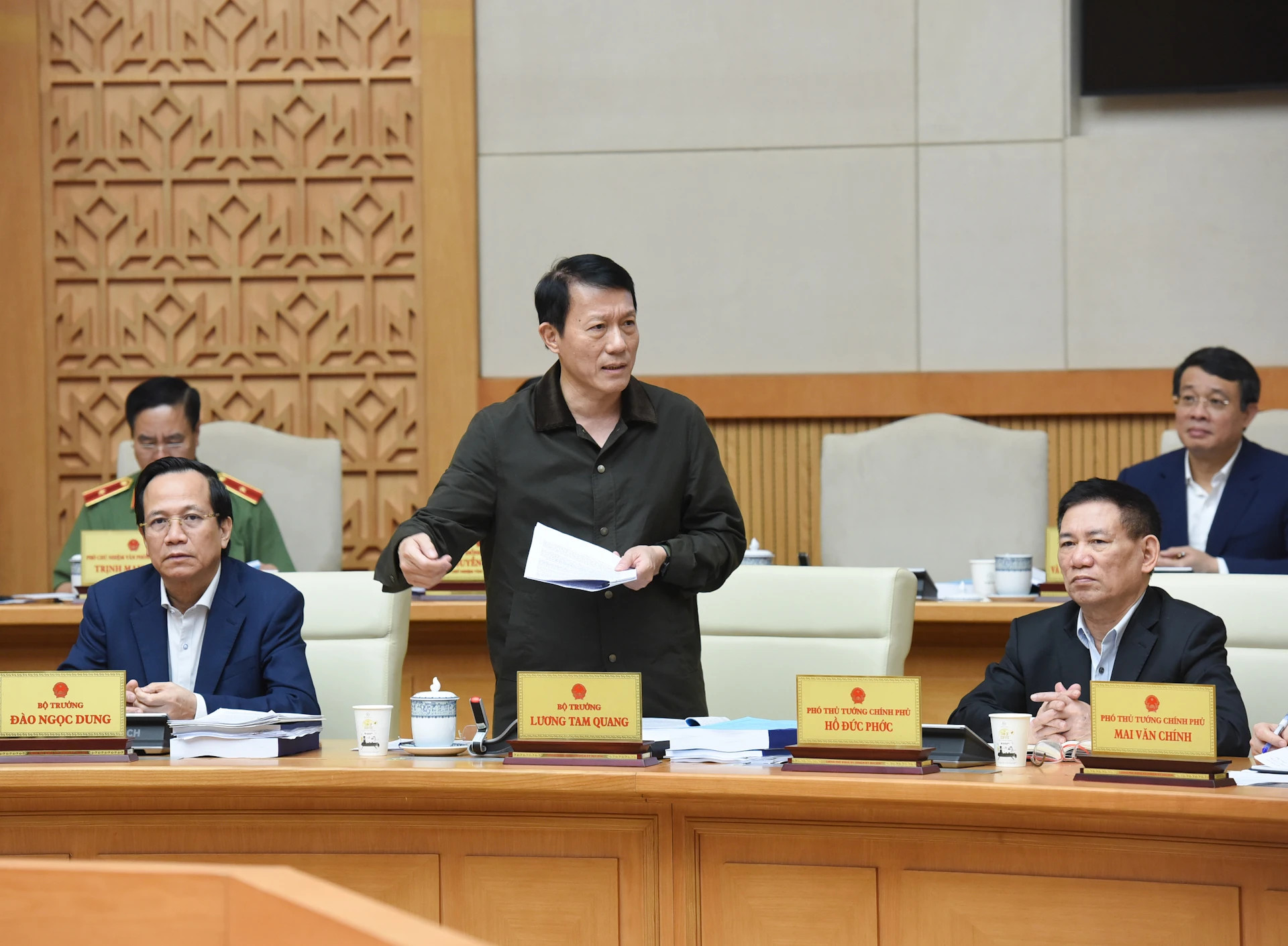 公安部部长粱三光。