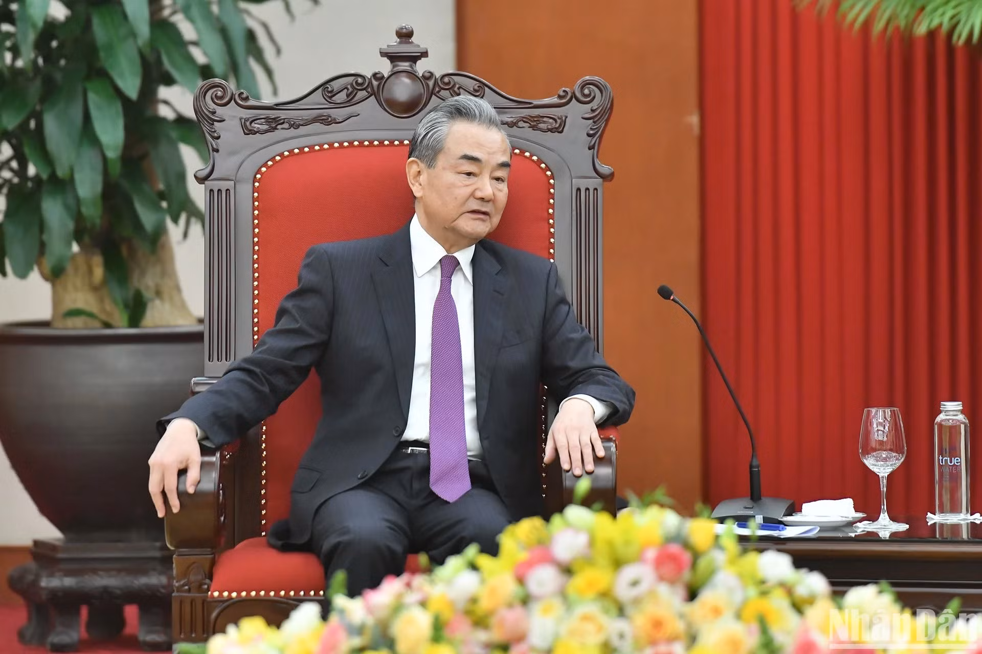 王毅同志致辞。