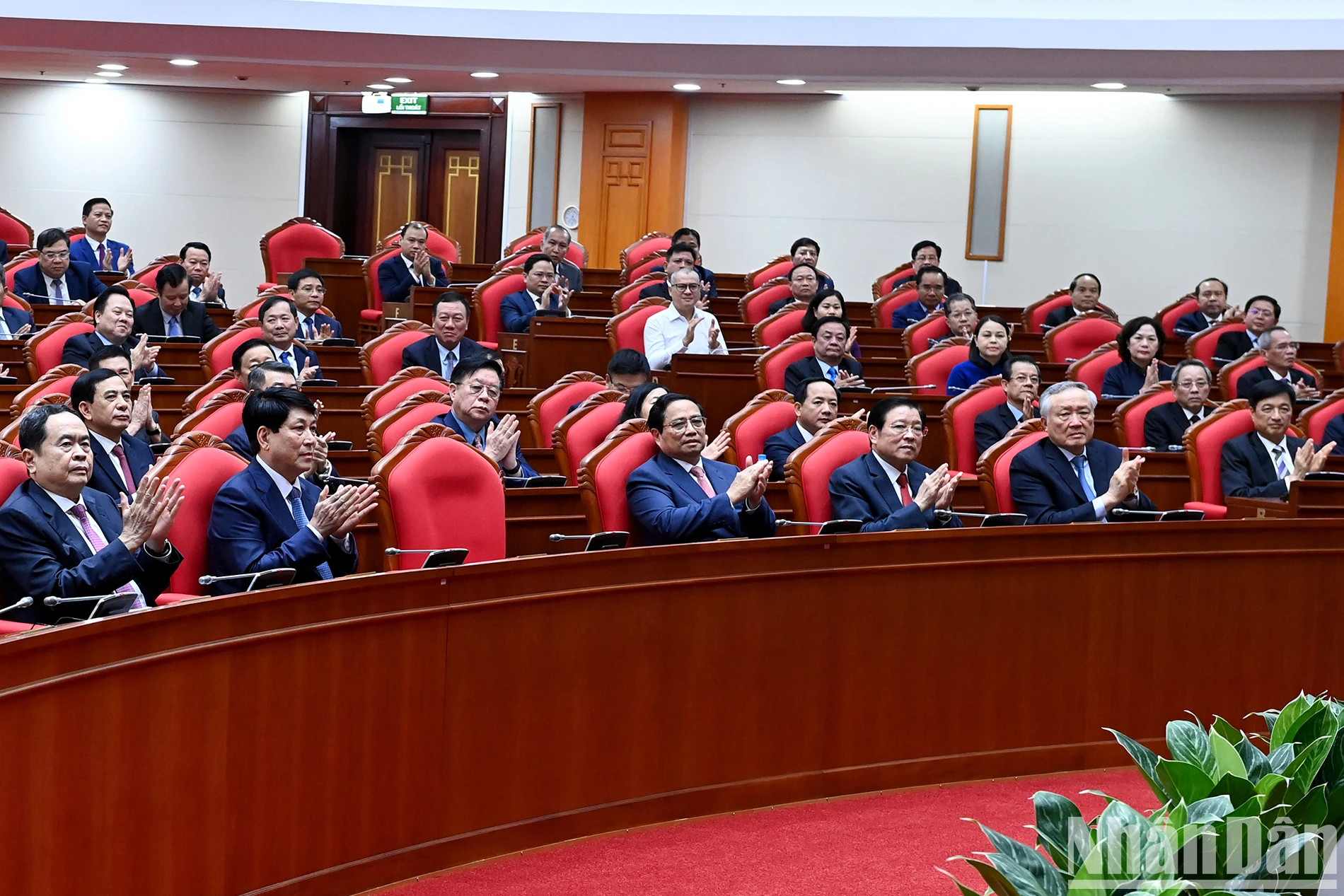 出席会议的党和国家领导人。