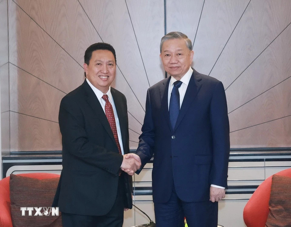 越共中央总书记苏林会见PT Alamtri Resources董事长Garibaldi Thohir。 越共中央总书记苏林会见PT Alamtri Resources董事长Garibaldi Thohir。