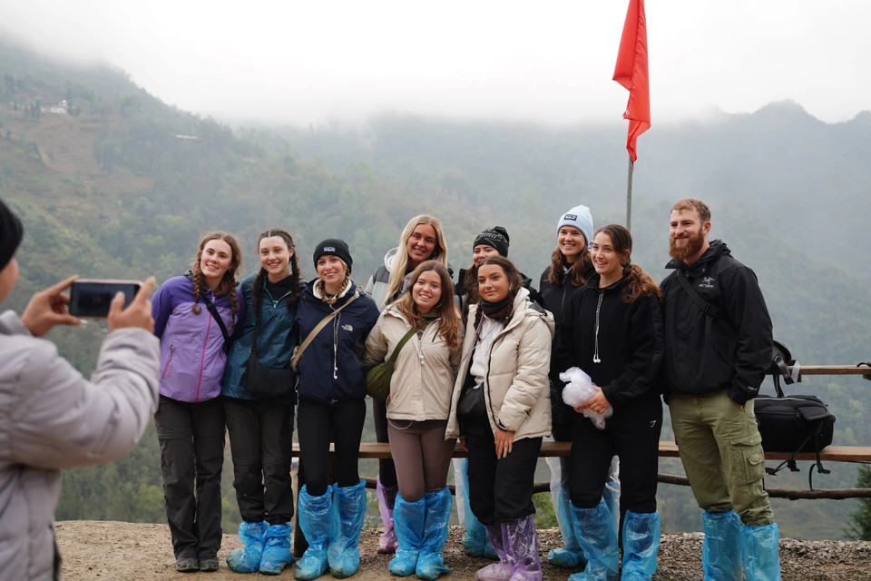 许多游客选择自助旅行的方式前往河江省，亲身体验并了解当地的美景与独特文化。