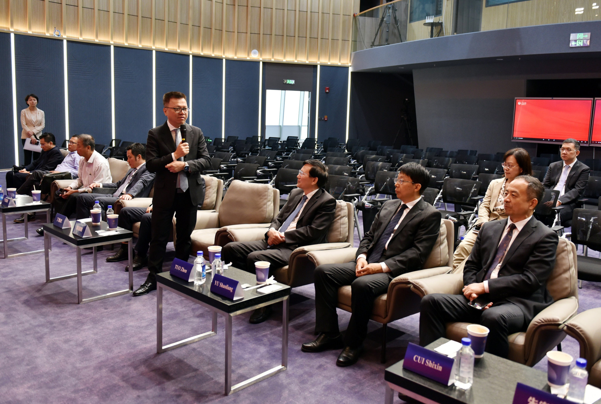 黎国明总编辑介绍了越南人民报近期一些改革举措。 黎国明总编辑介绍了越南人民报近期一些改革举措。