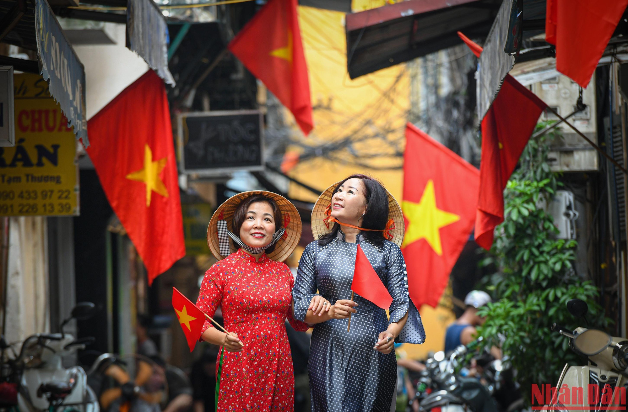 河内市大街小巷张灯结彩 喜迎国庆佳节（组图）