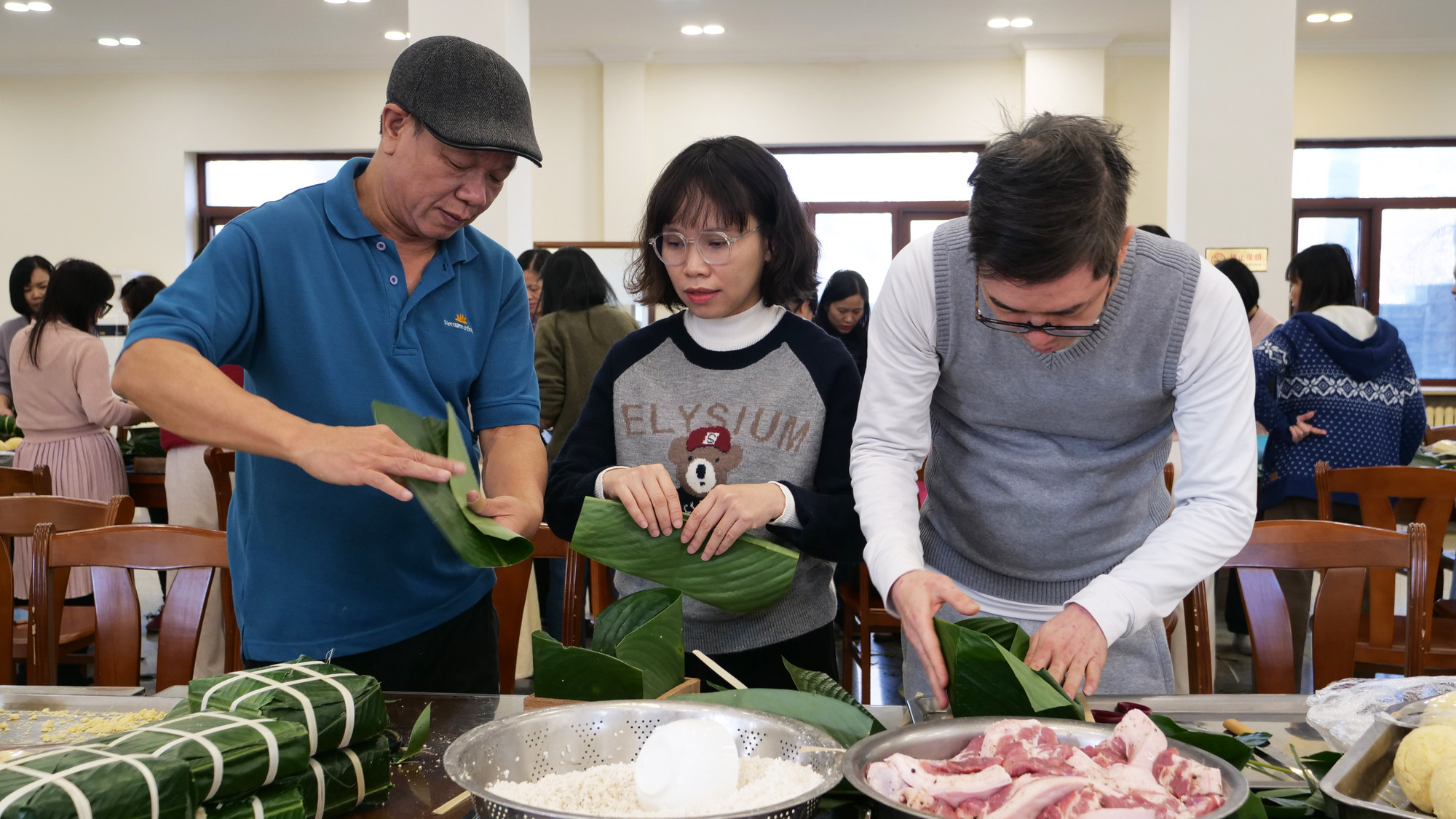 学习借鉴包粽子的经验。