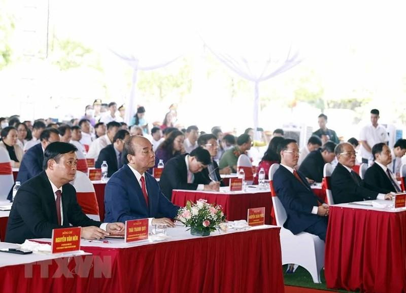 国家主席阮春福出席黎鸿峰总书记诞辰120周年纪念典礼。