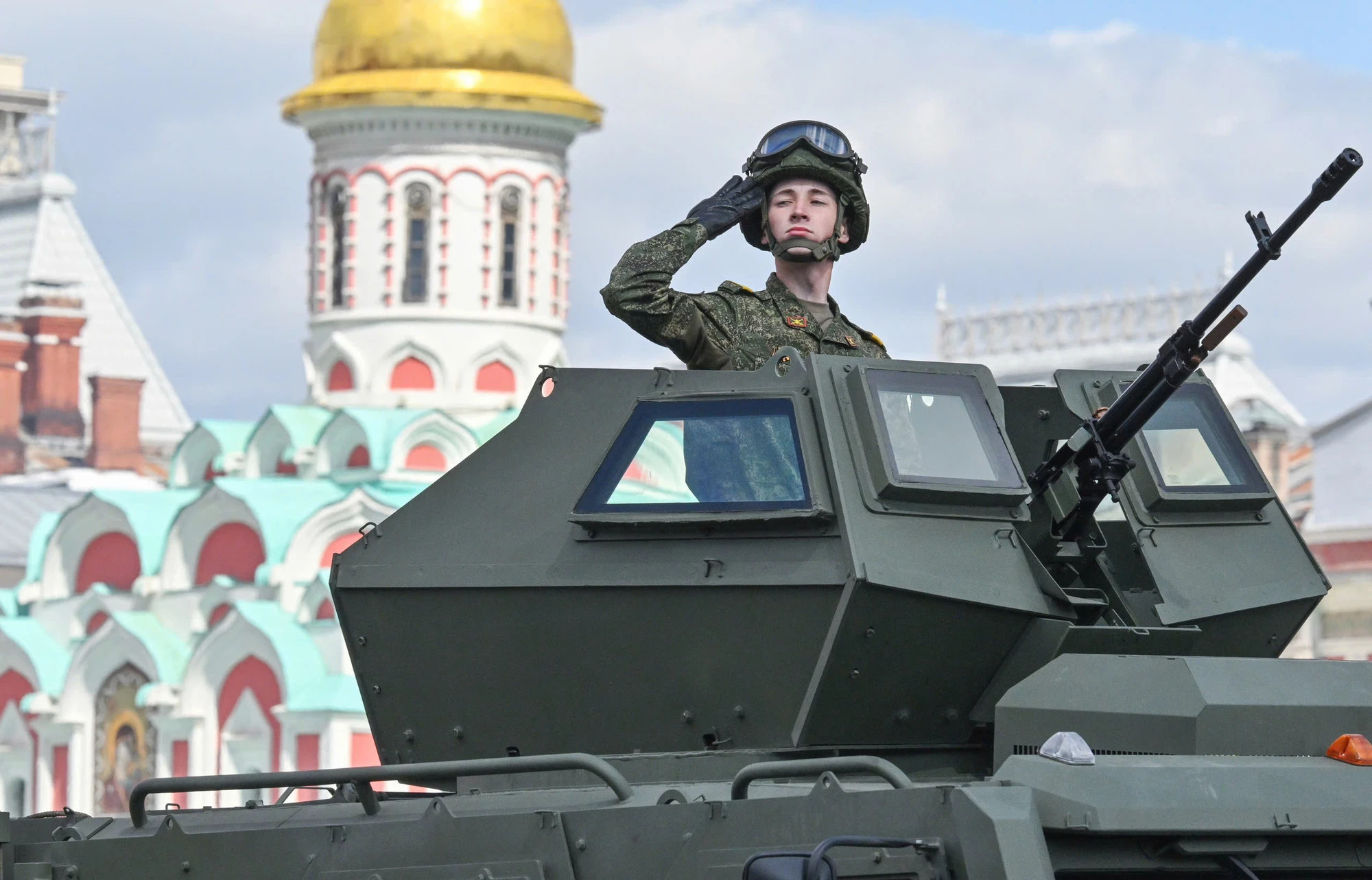 VPK-乌拉尔装甲车。