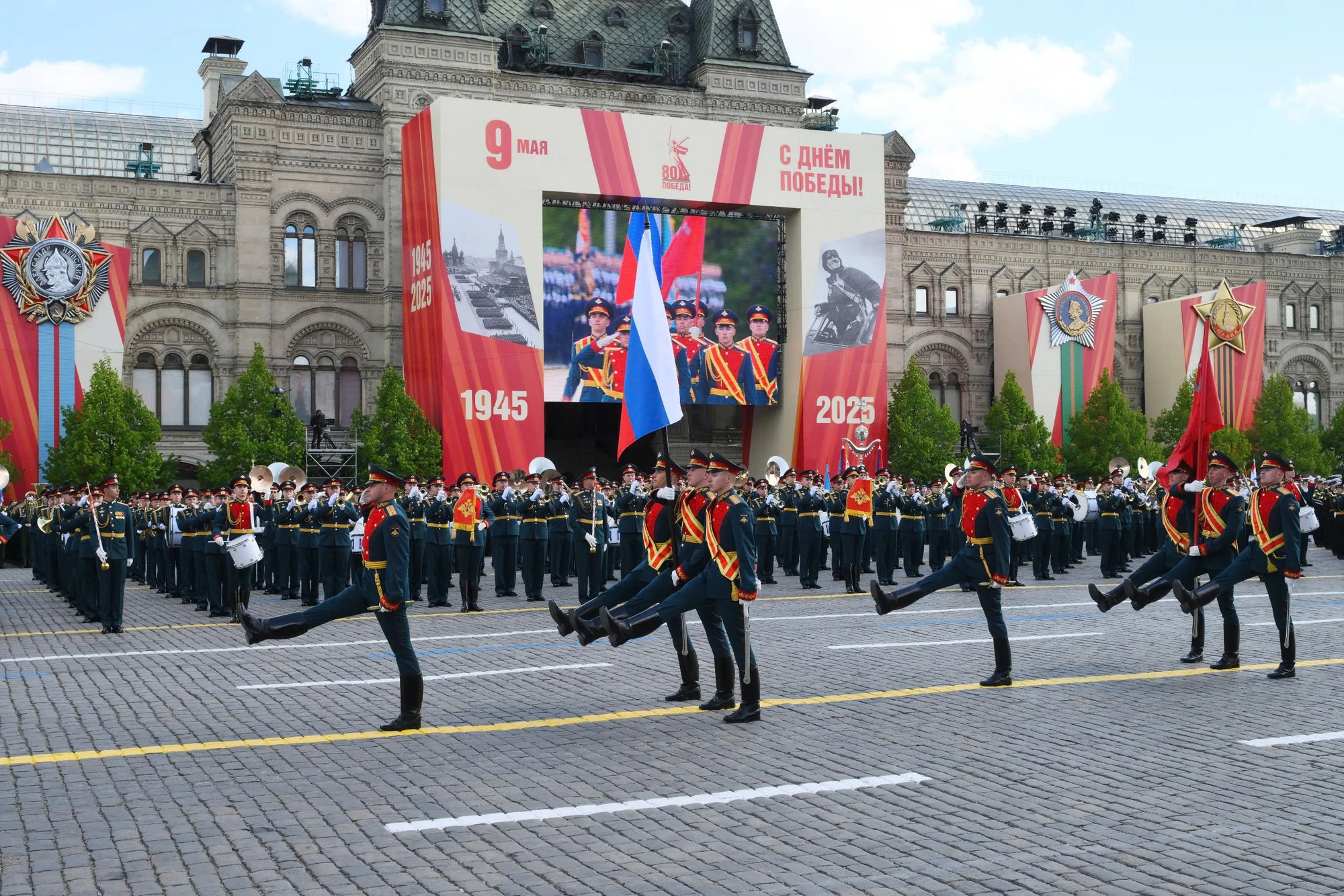 俄罗斯士兵集结,参加纪念苏联伟大卫国战争胜利80周年阅兵式。 俄罗斯士兵集结,参加纪念苏联伟大卫国战争胜利80周年阅兵式。