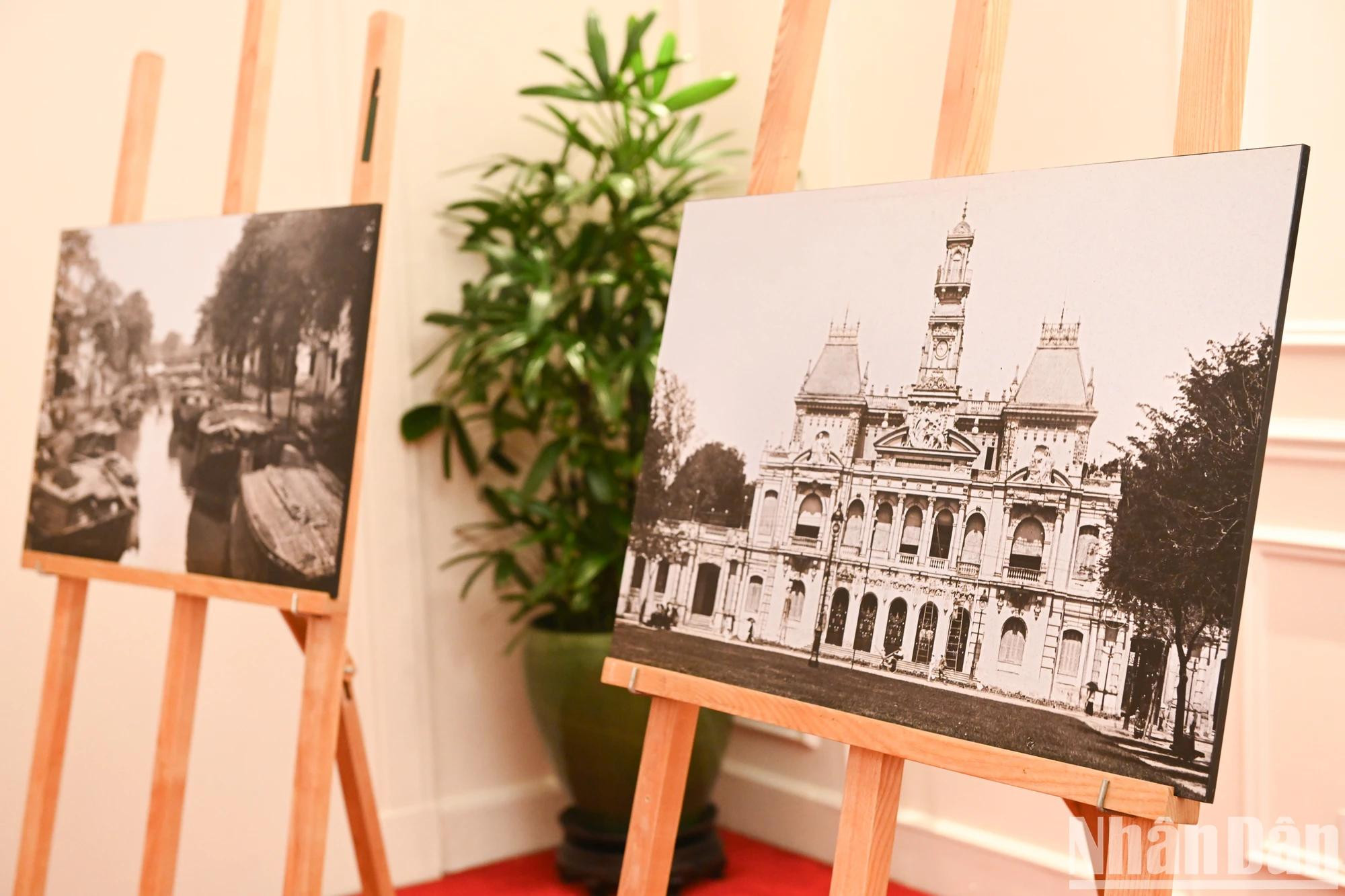 图片展是一项具有特殊意义的文化活动,不仅是匈牙利总统此访越的重要组成部分,也是庆祝越匈建交75年来传统友谊和可持续合作的重要纪念活动之一。 图片展是一项具有特殊意义的文化活动,不仅是匈牙利总统此访越的重要组成部分,也是庆祝越匈建交75年来传统友谊和可持续合作的重要纪念活动之一。