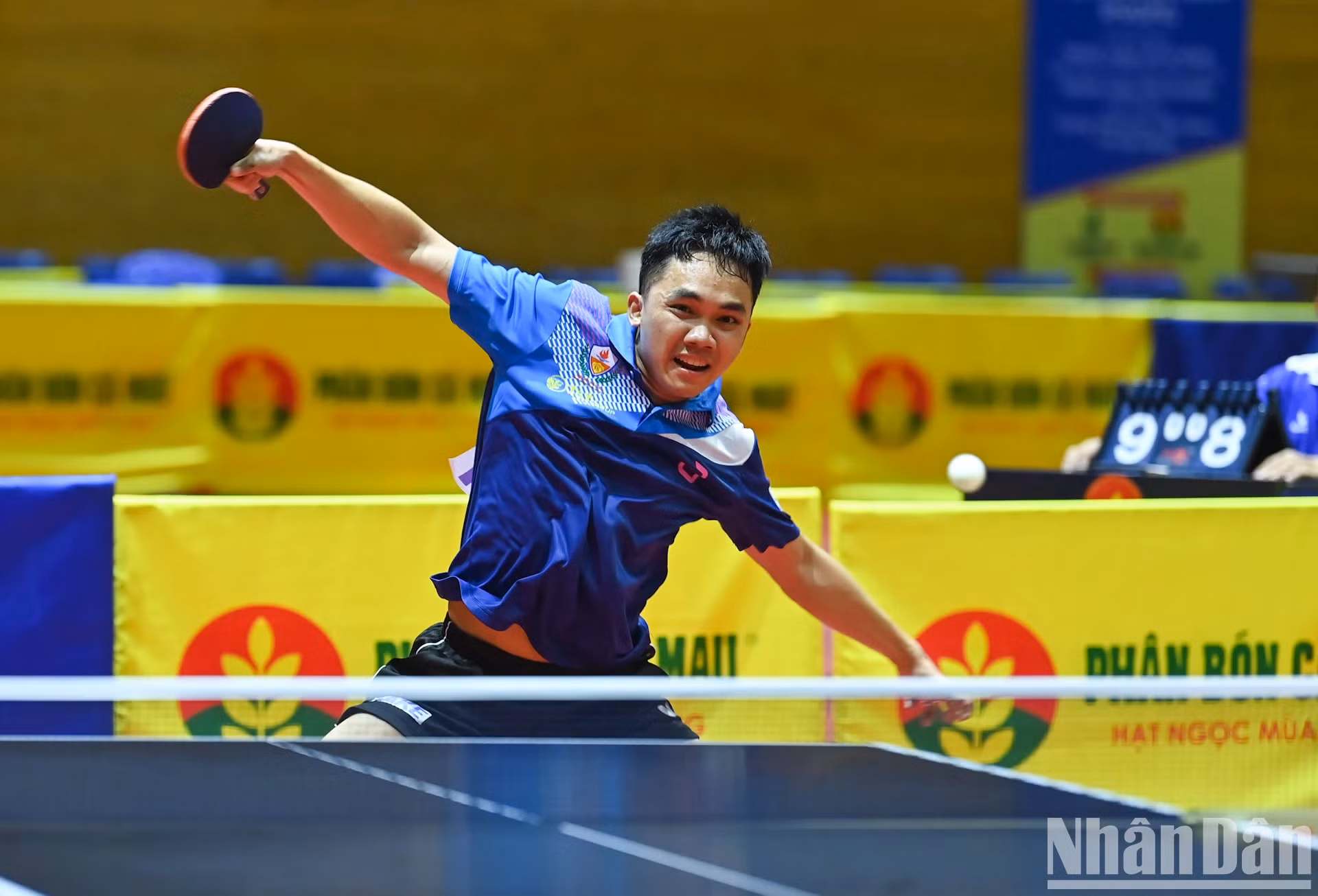 人民公安T&T1队丁英煌最终以3-0获胜。