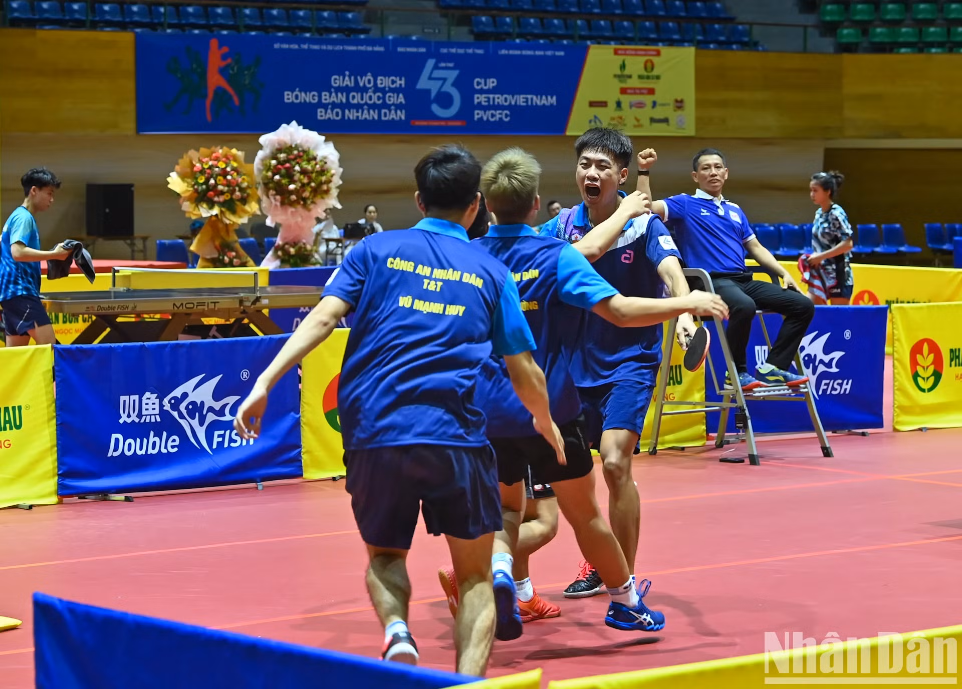 人民公安T&T1队三连胜，获得男子团体冠军。