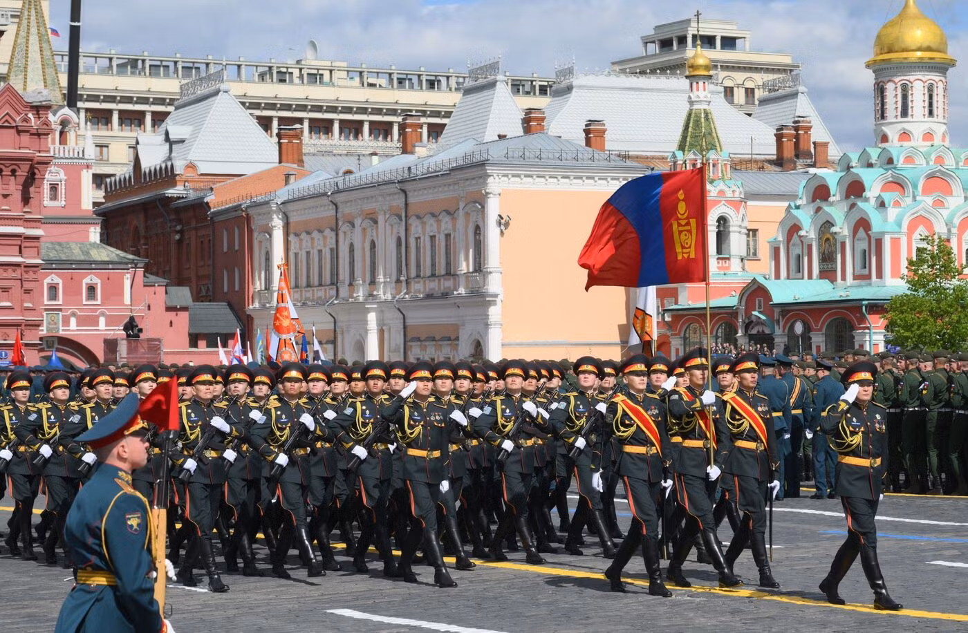 蒙古军人方阵。