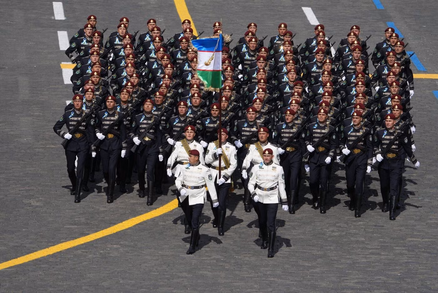 乌兹别克斯坦军人方阵。