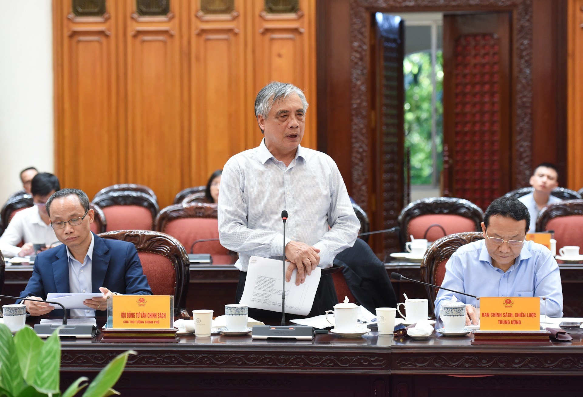 经济专家陈庭贤发表意见。