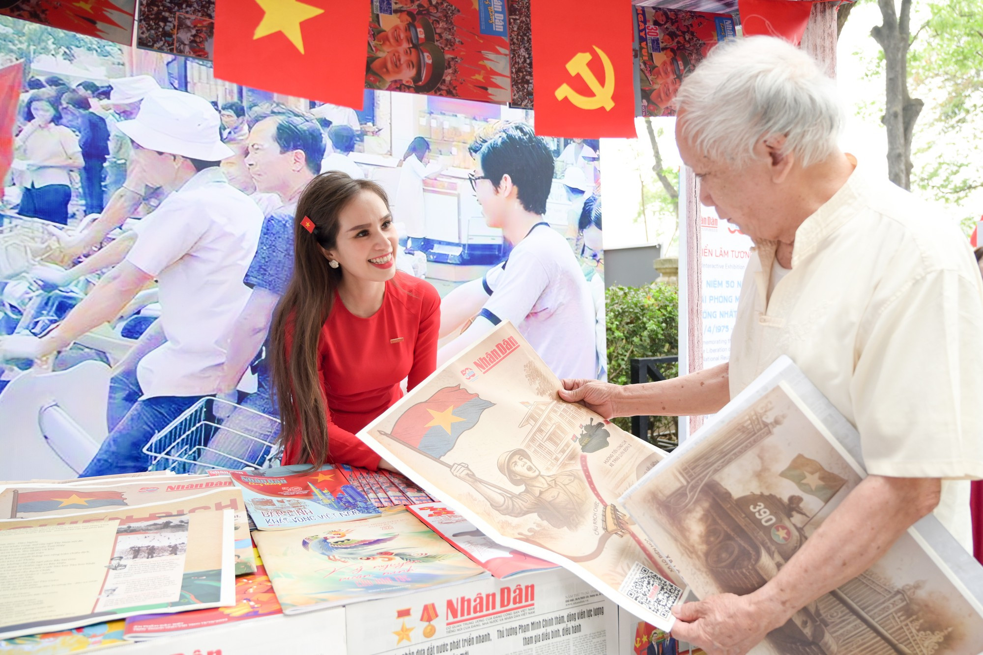 此次互动展览吸引众多首都市民前来参观体验。 此次互动展览吸引众多首都市民前来参观体验。