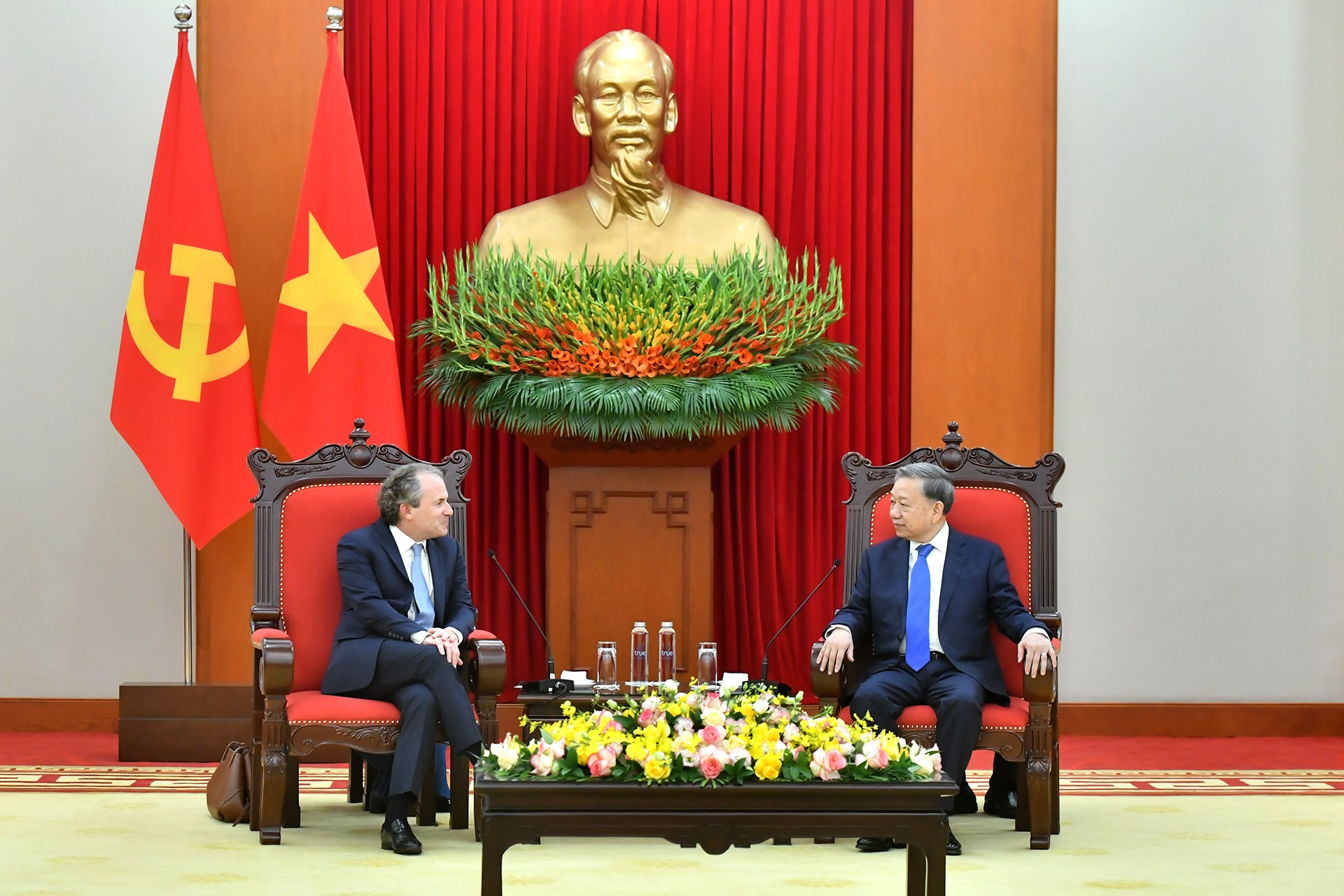 越共中央总书记苏林会见Rosen Partners集团执行经理。