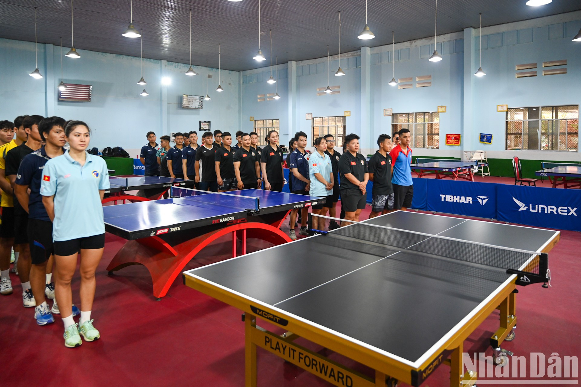 岘港体育大学的学生参加此次活动。