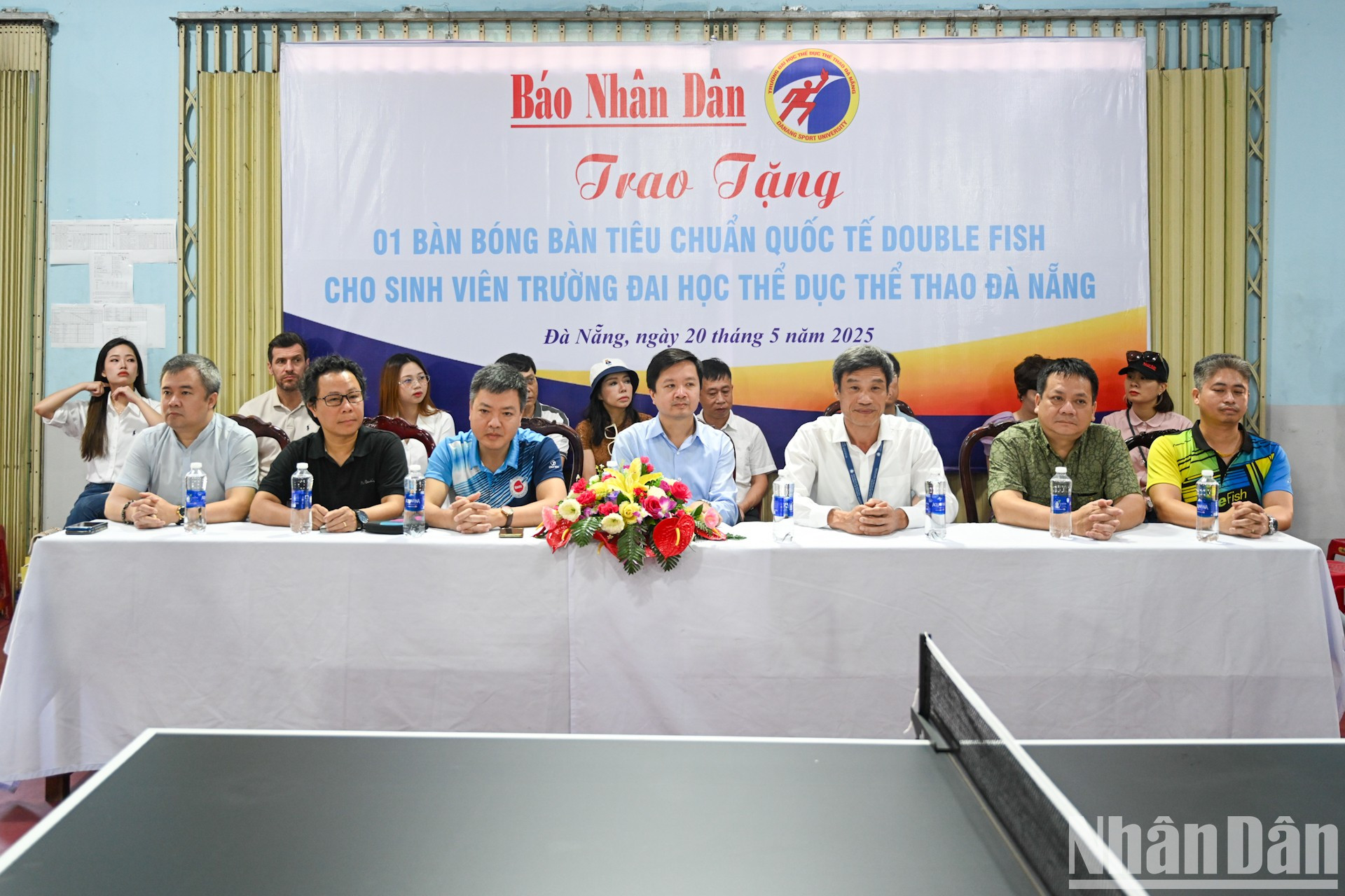 组委会、岘港体育大学领导及各位嘉宾出席活动。