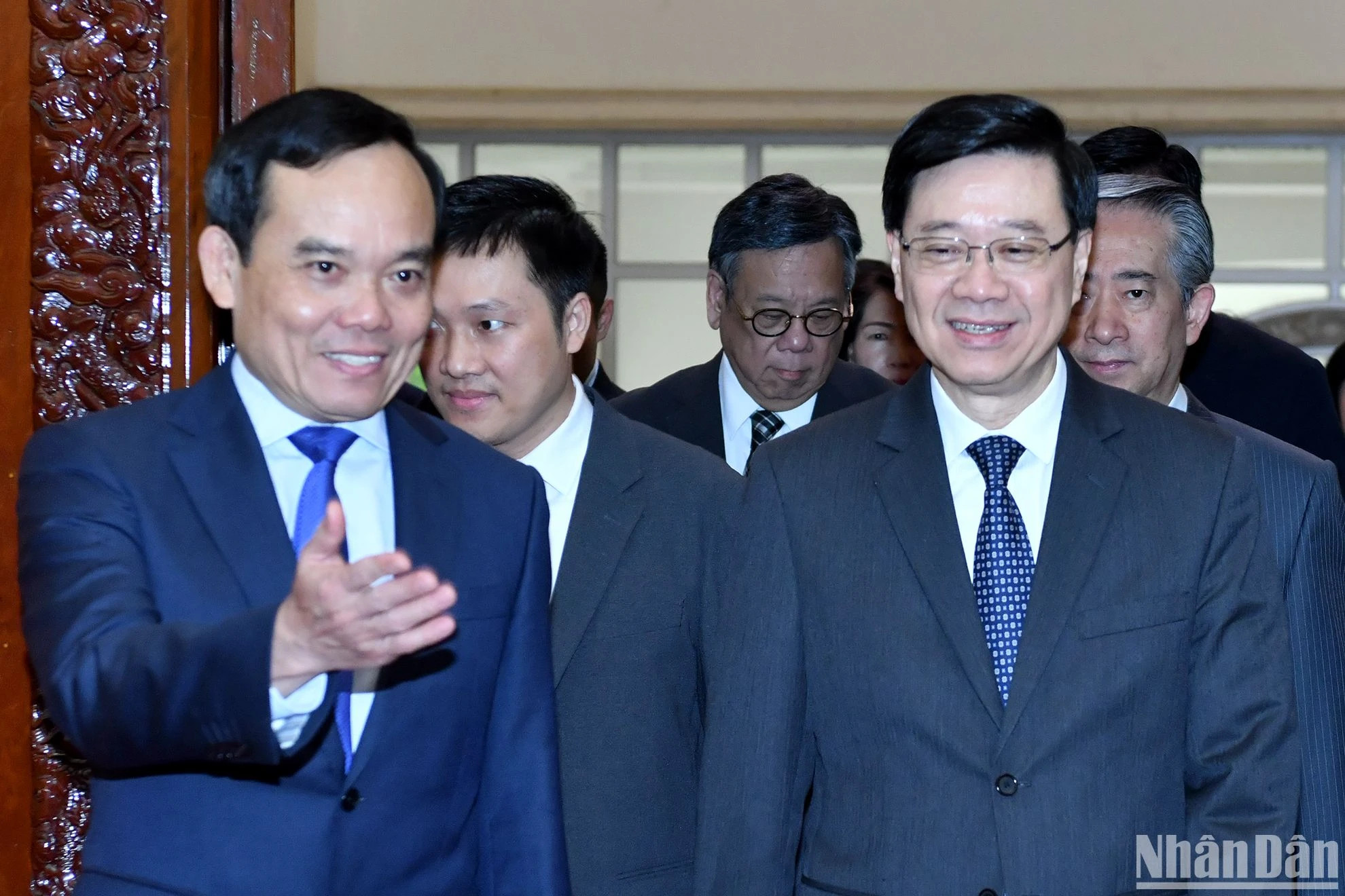 越南政府副总理陈流光与中国香港特别行政区行政长官李家超。