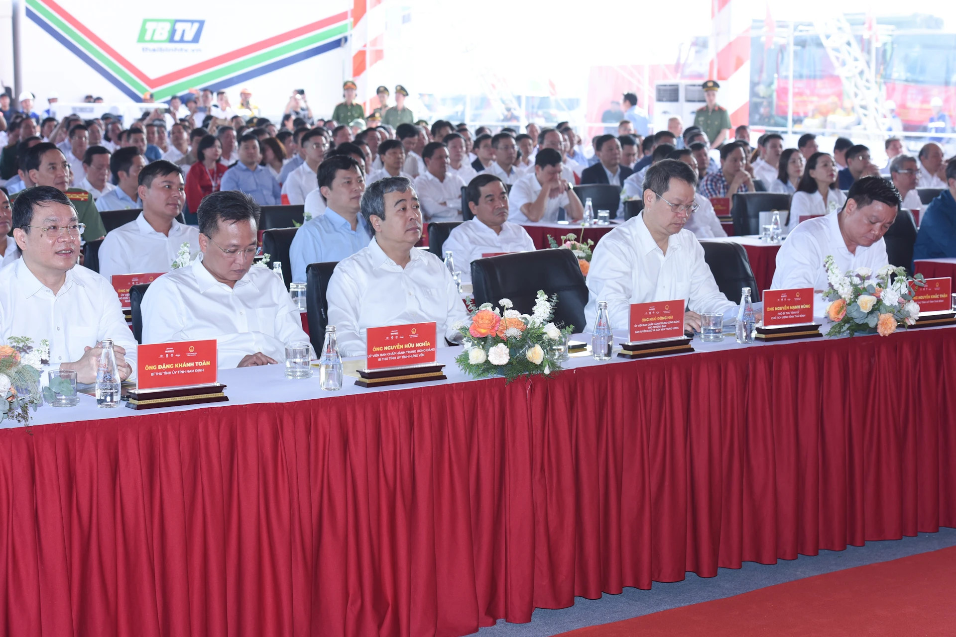 各位代表出席开工仪式。