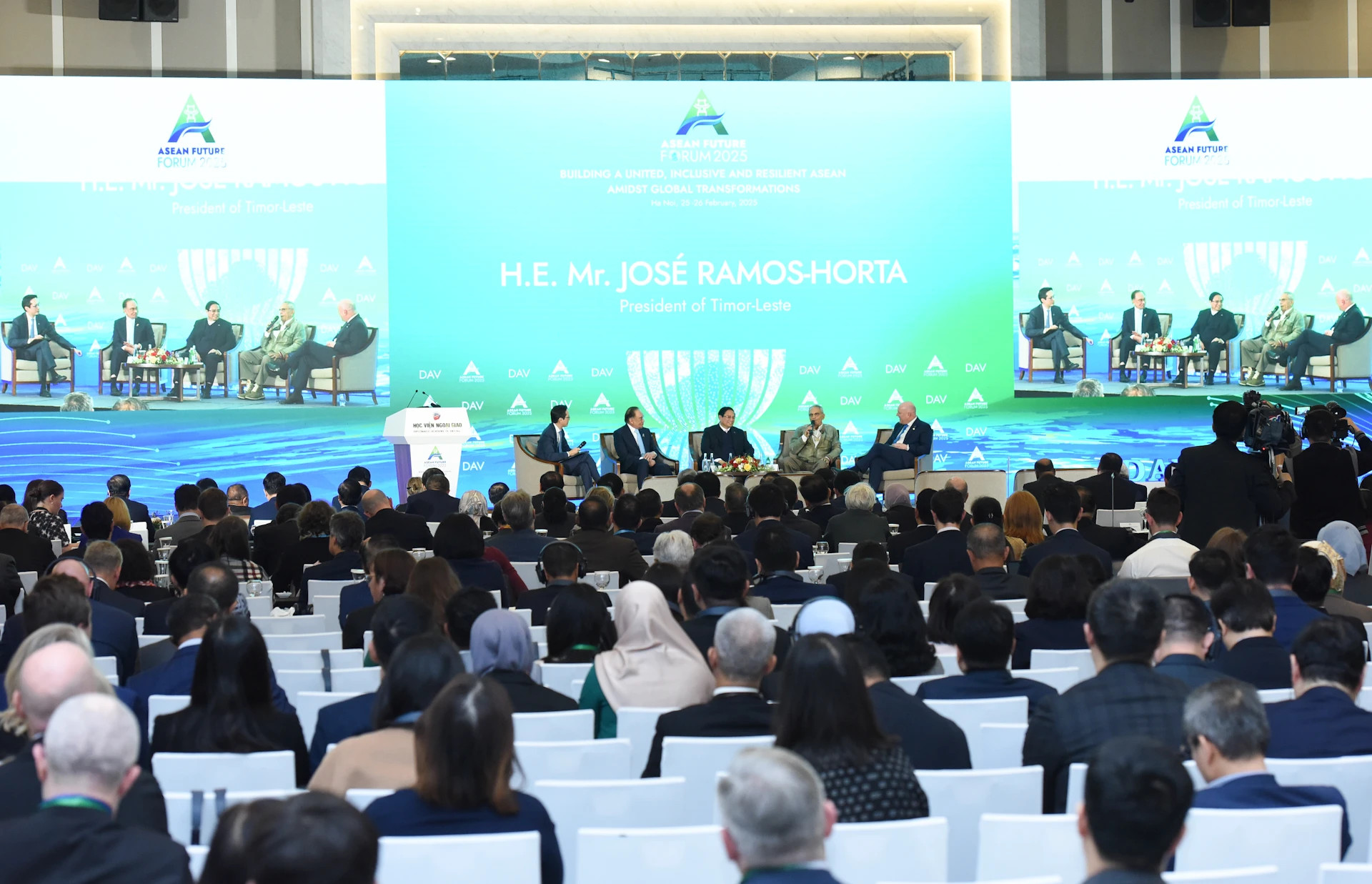 会议场景。 会议场景。