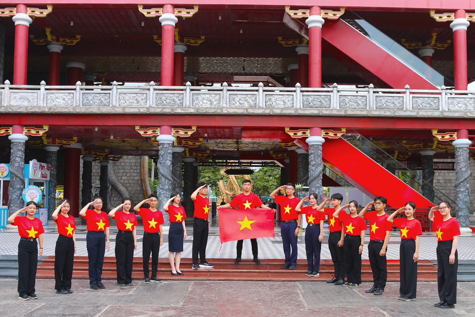 广宁省下龙市旅游区工作人员在国庆假期工作。（图片来源：DS）