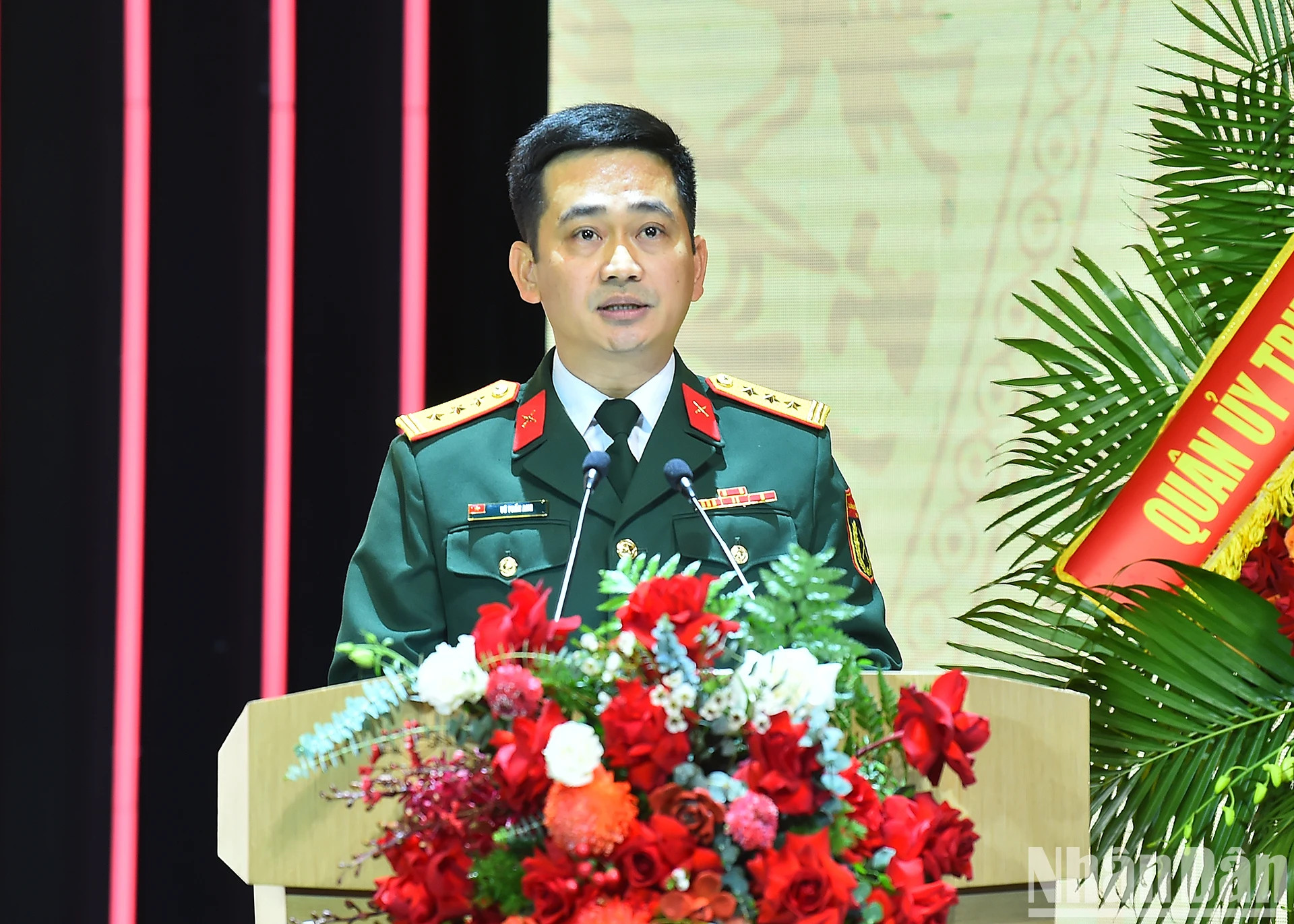 Viettel航空航天研究院院长武英俊上校在仪式上发表讲话。