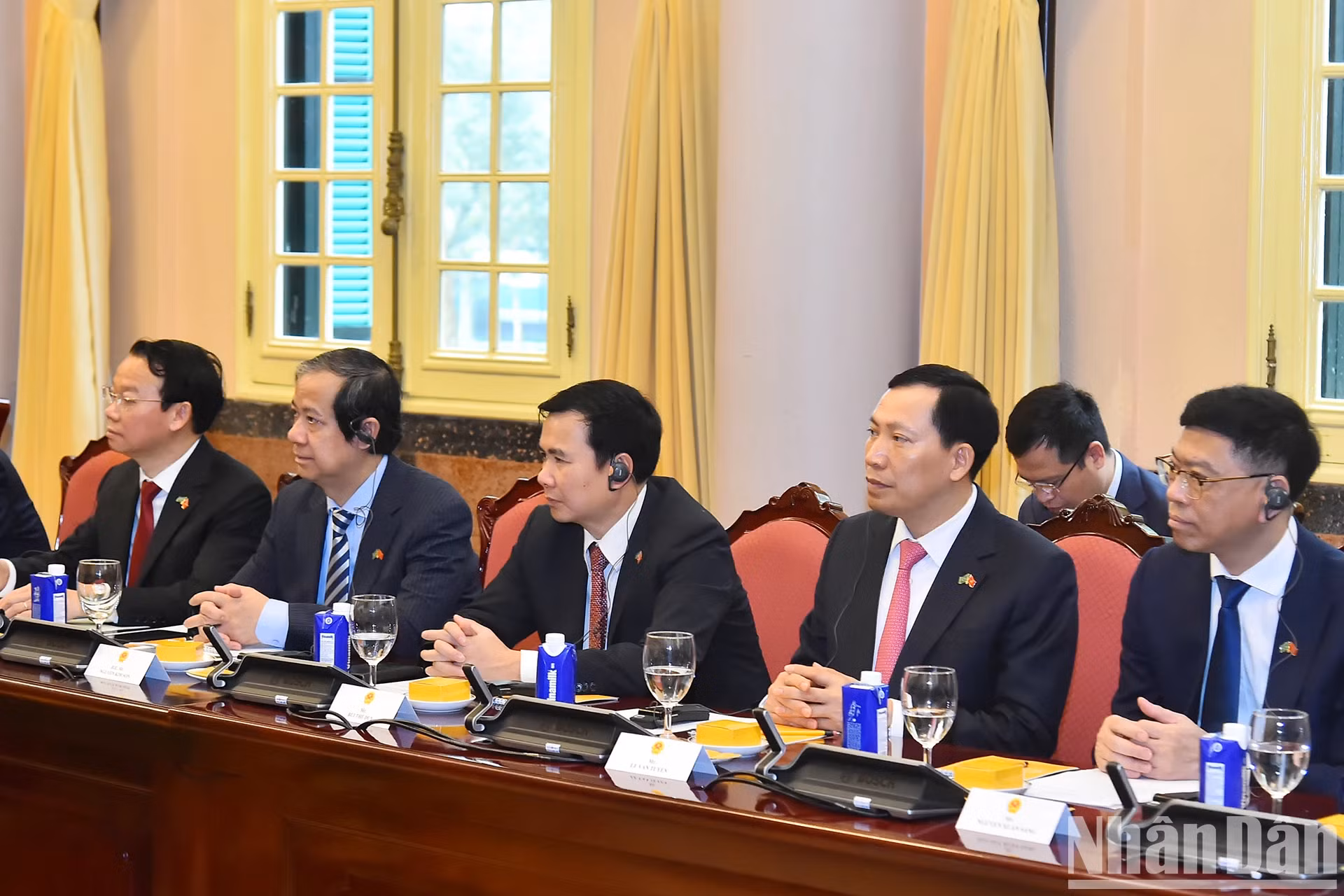 越南代表团出席会谈。