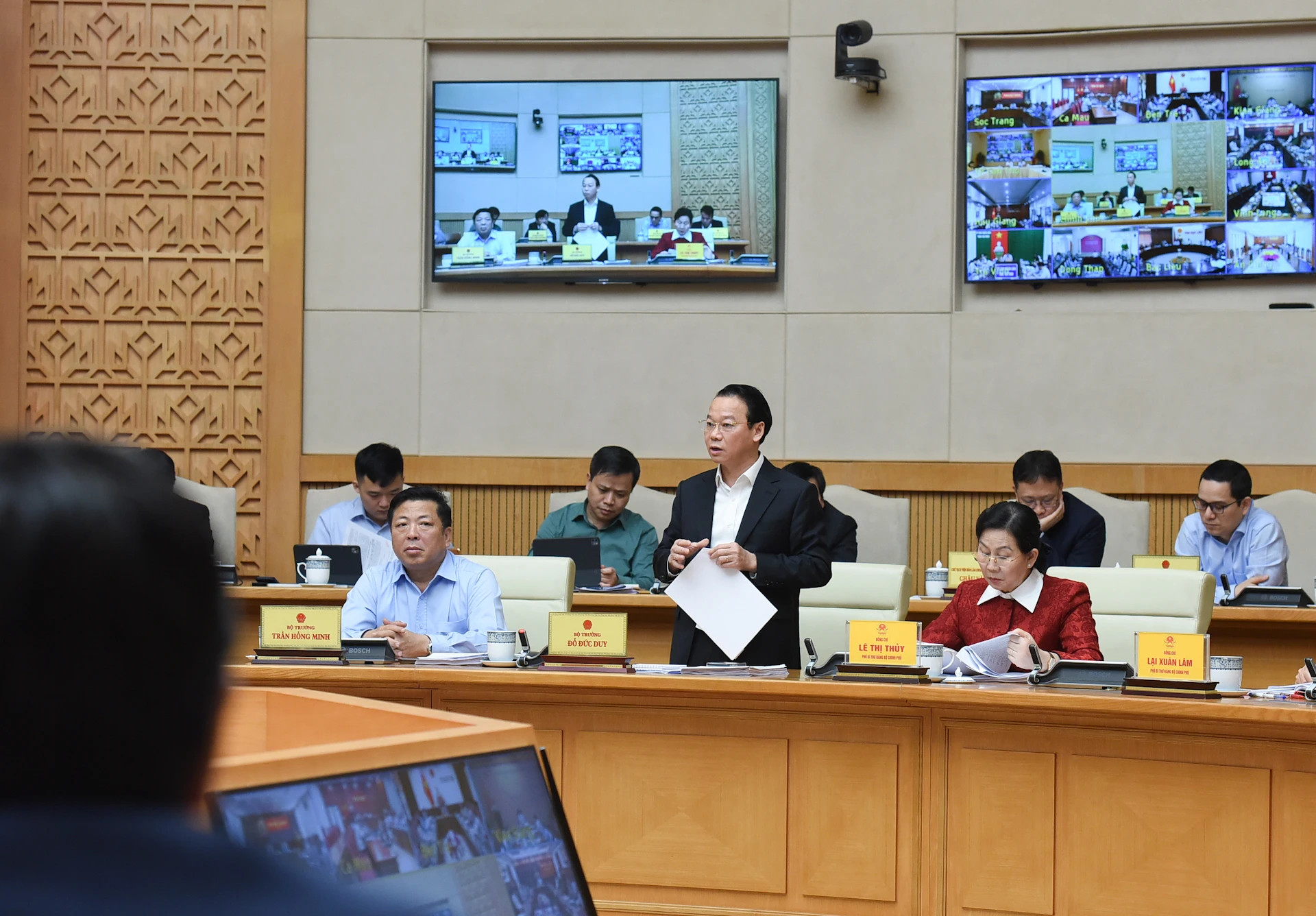 越南农业与环境部部长杜德唯在会上发表讲话。