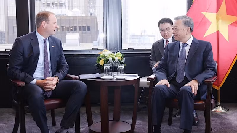 苏林总书记、国家主席会见美国太平洋能源集团创始人兼董事长内特·富兰克林（Nate Franklin）。