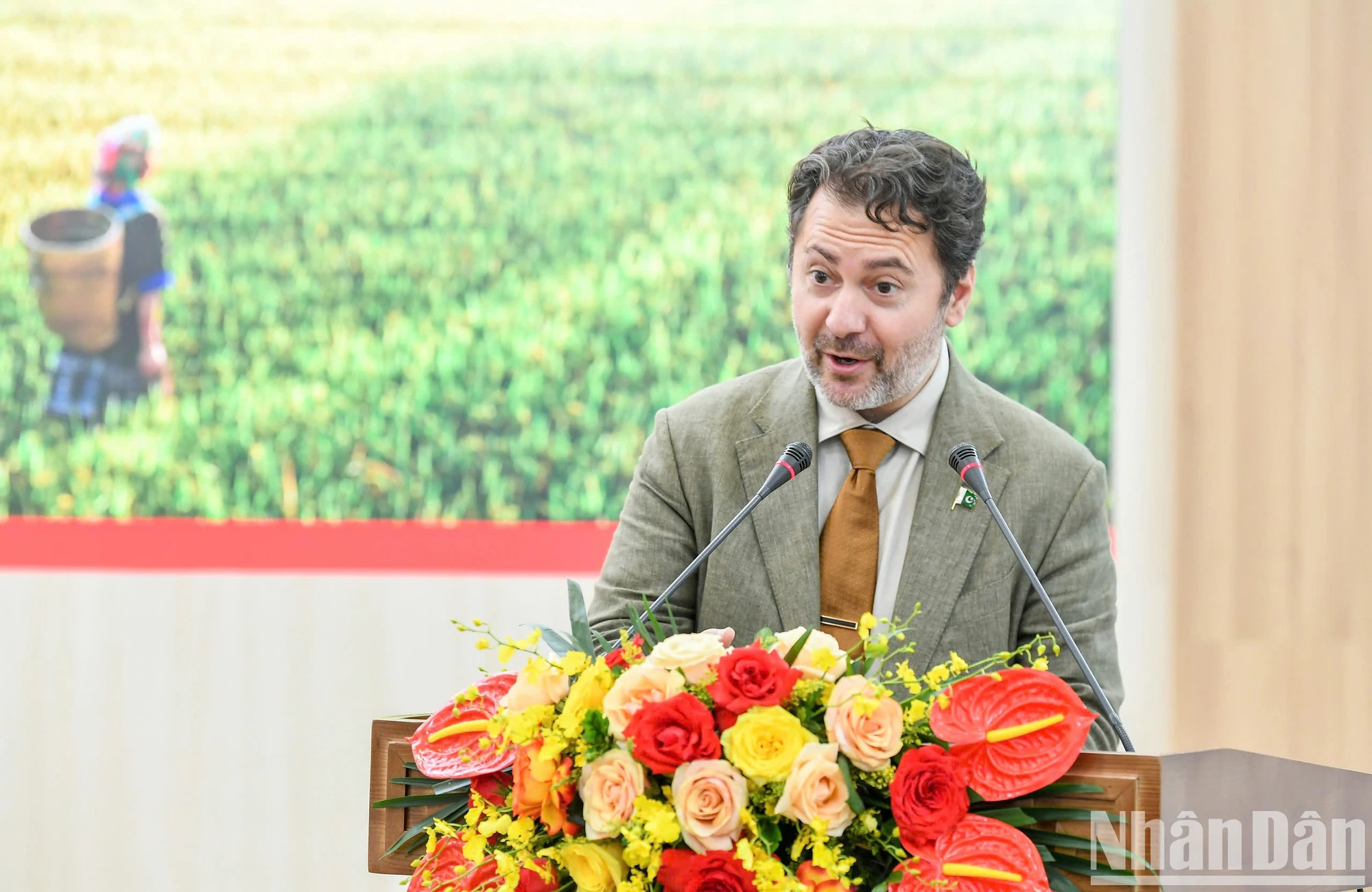 巴基斯坦驻越大使科达亚尔·马里发言。