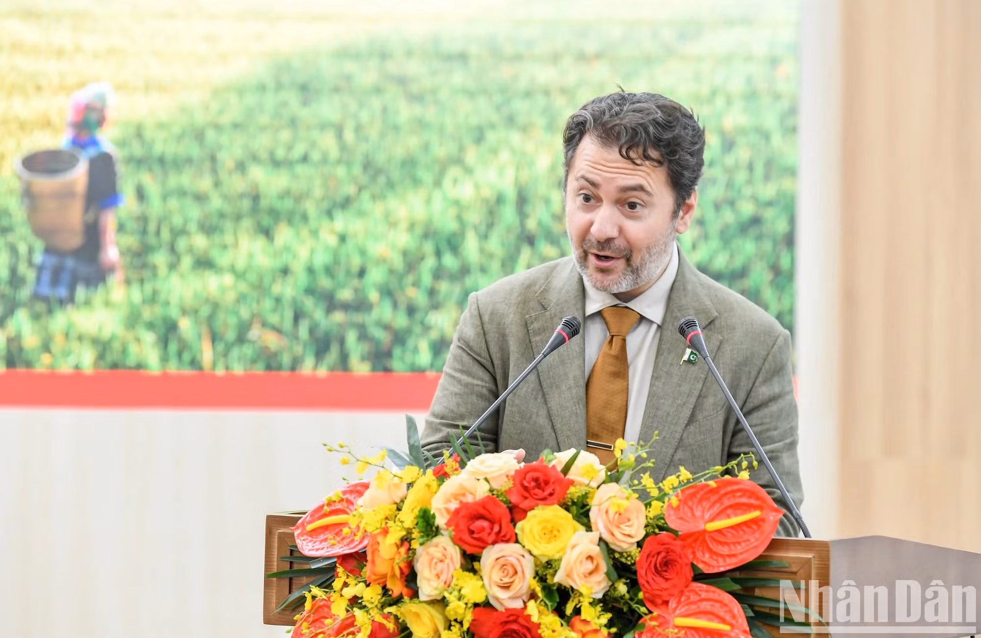 巴基斯坦驻越大使科达亚尔·马里发言。