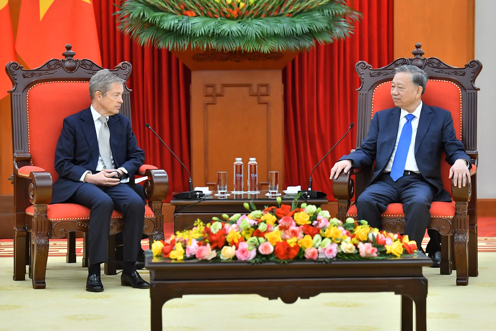 越共中央总书记苏林会见私人投资公司伯格鲁恩控股创始人、贝格鲁恩研究所创始人尼古拉斯•贝格鲁恩【组图】