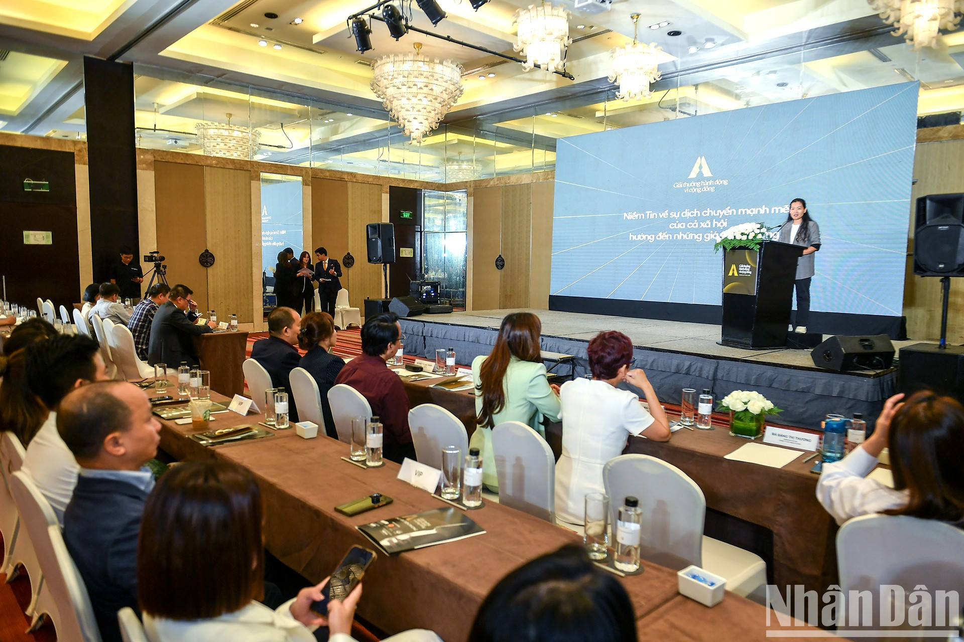 题为“先锋印记”的2023年社区行动奖新闻发布会在河内举行【组图】 ảnh 4 题为“先锋印记”的2023年社区行动奖新闻发布会在河内举行【组图】 ảnh 4