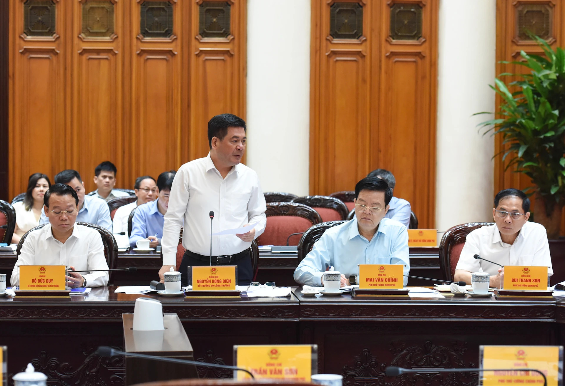 越南工贸部部长、政府谈判代表团团长阮鸿延发言。