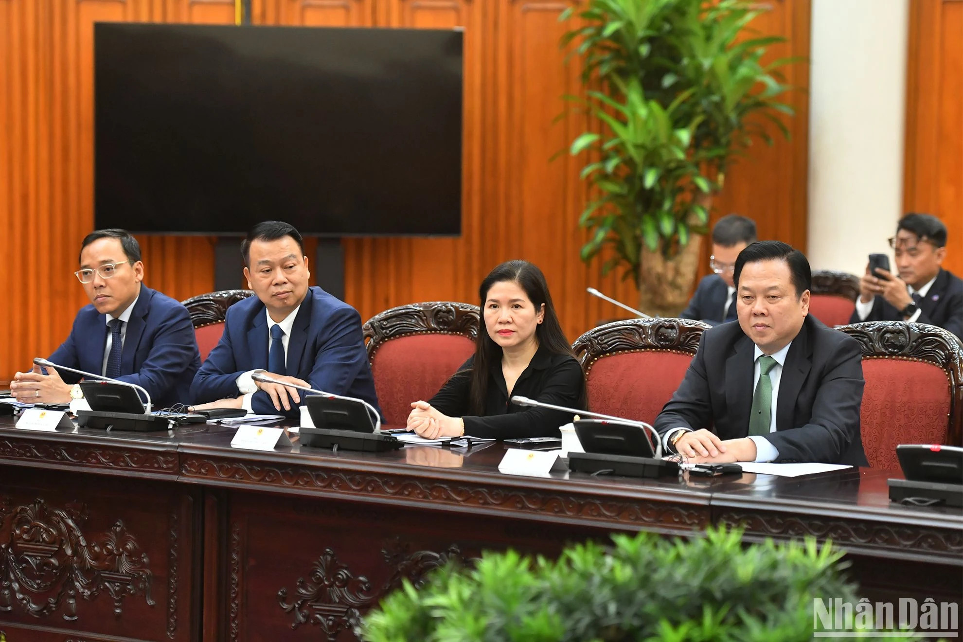 越南代表出席会谈。