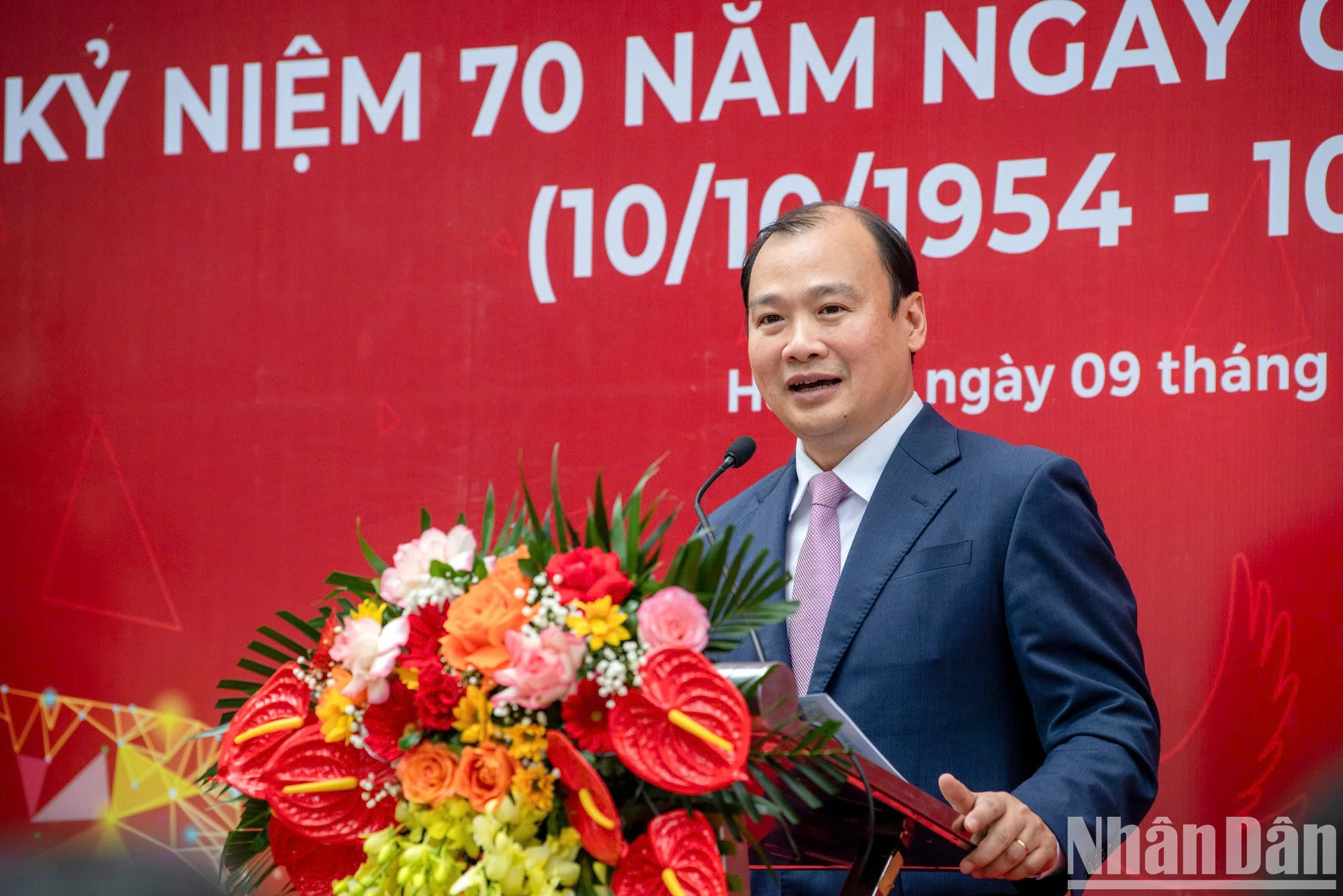 越共中央候补委员、《共产杂志》社总编黎海平在开幕式上发表讲话。 越共中央候补委员、《共产杂志》社总编黎海平在开幕式上发表讲话。