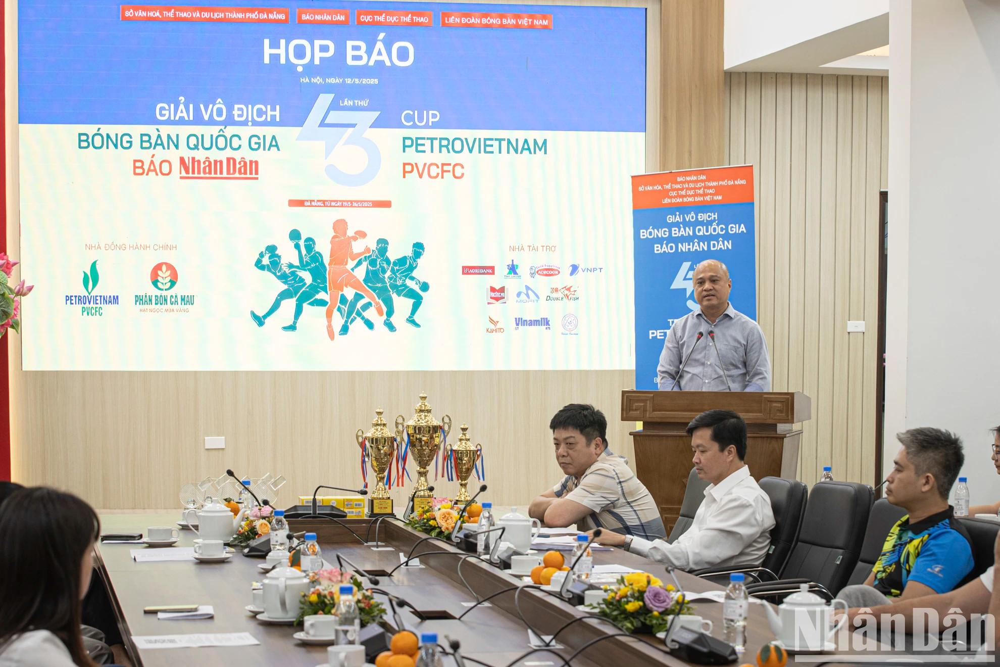 体育体操局代表发表讲话。