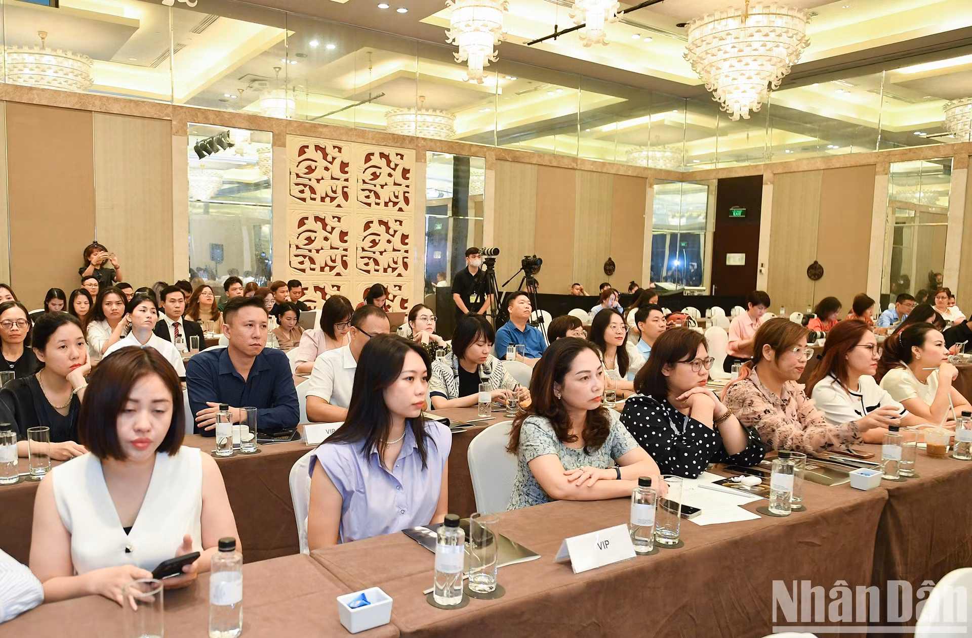 题为“先锋印记”的2023年社区行动奖新闻发布会在河内举行【组图】 ảnh 6