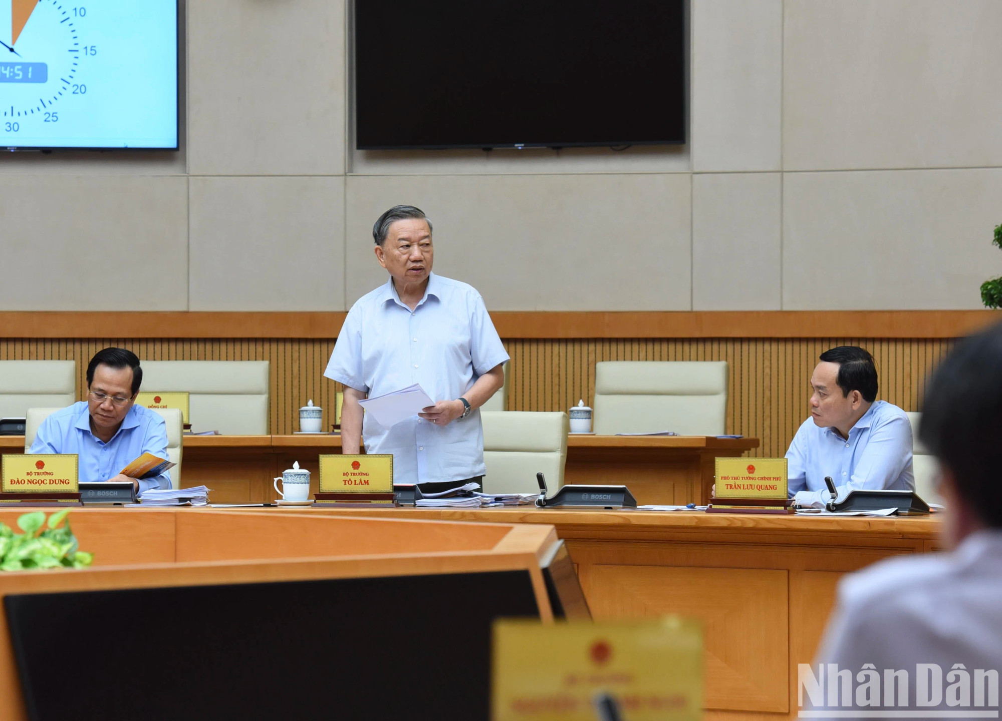 越南公安部部长苏林在会上发表讲话。