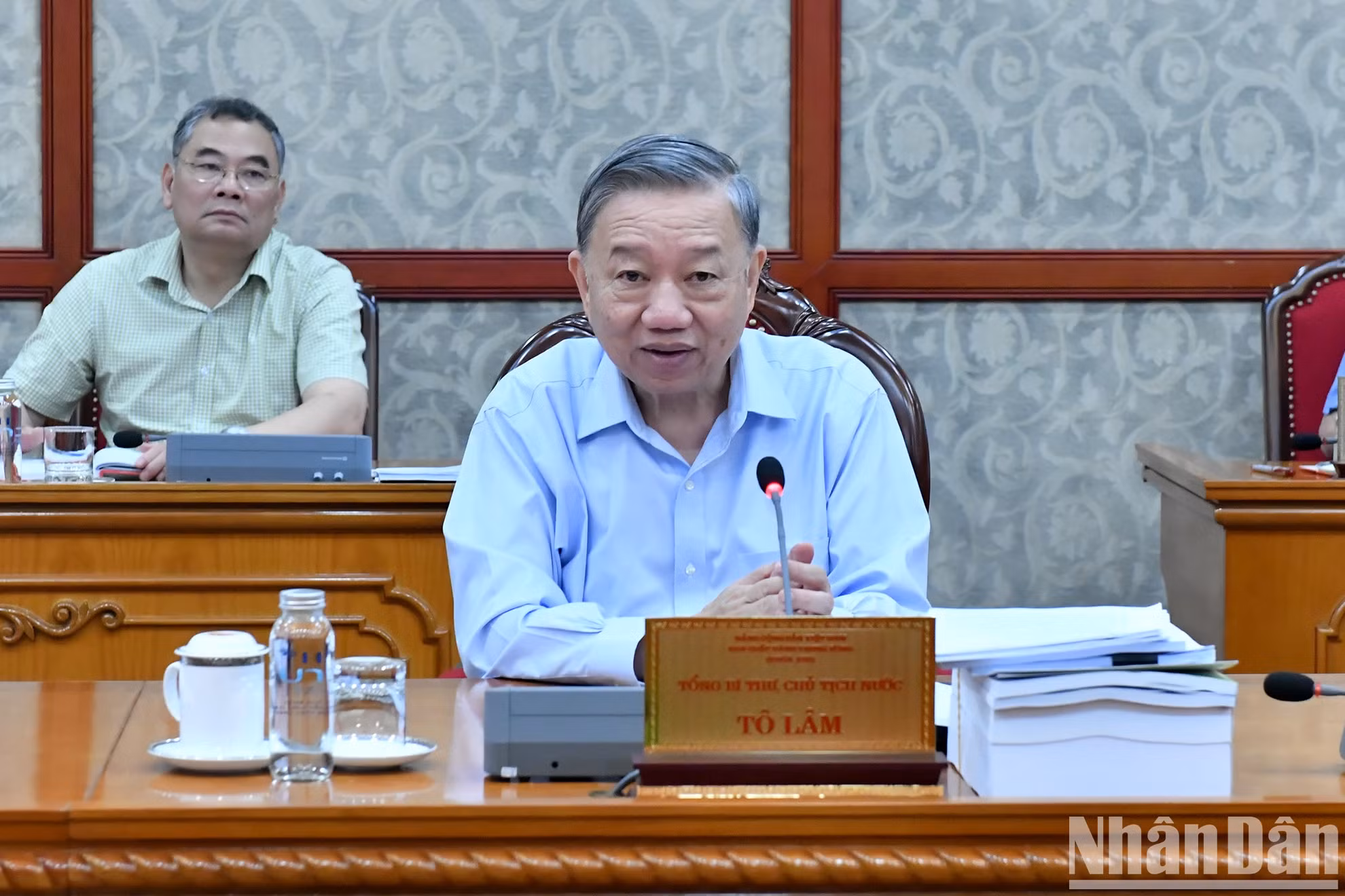 越共中央总书记、国家主席苏林在会上发表讲话。