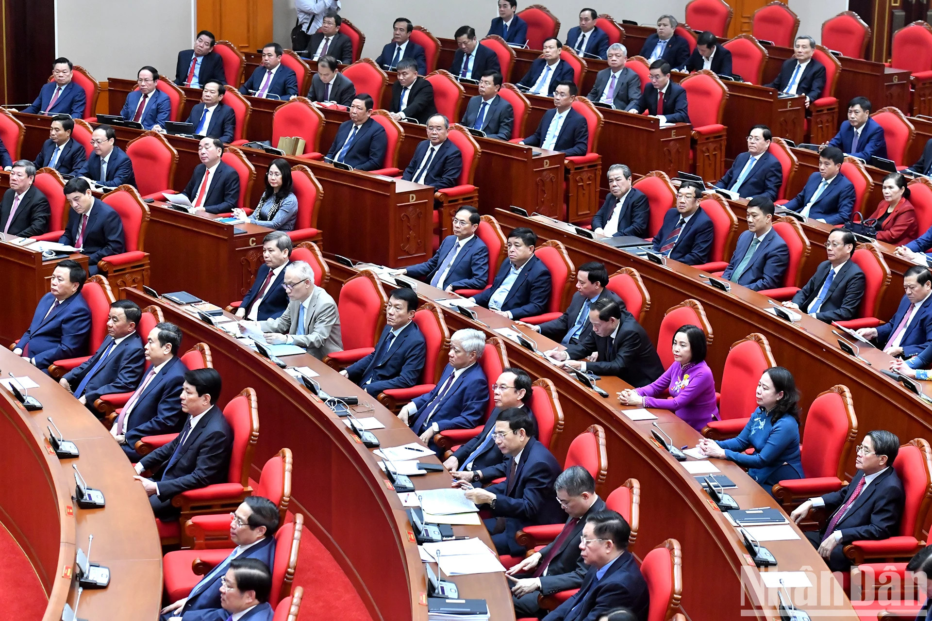 党和国家领导人和代表出席闭幕式。