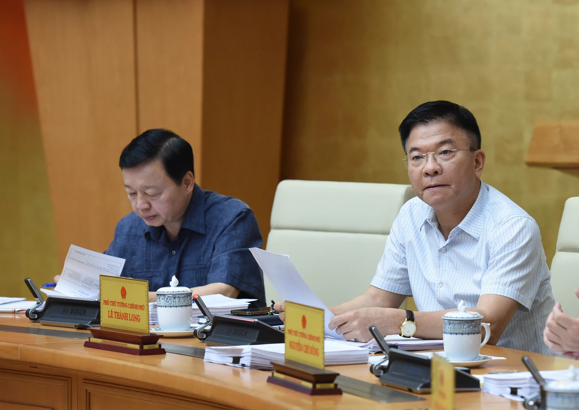 政府副总理黎成龙发表讲话。