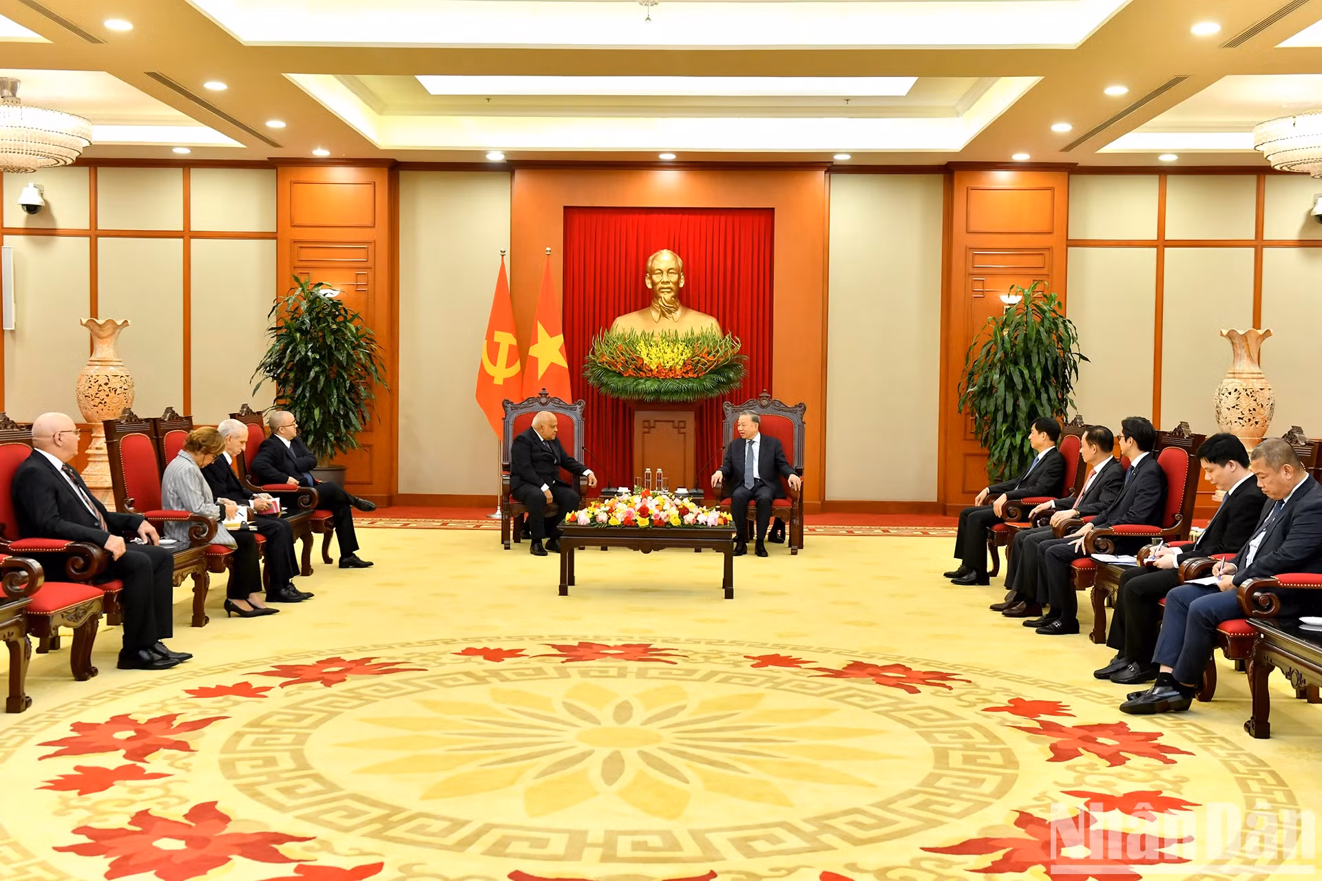 会见场景。