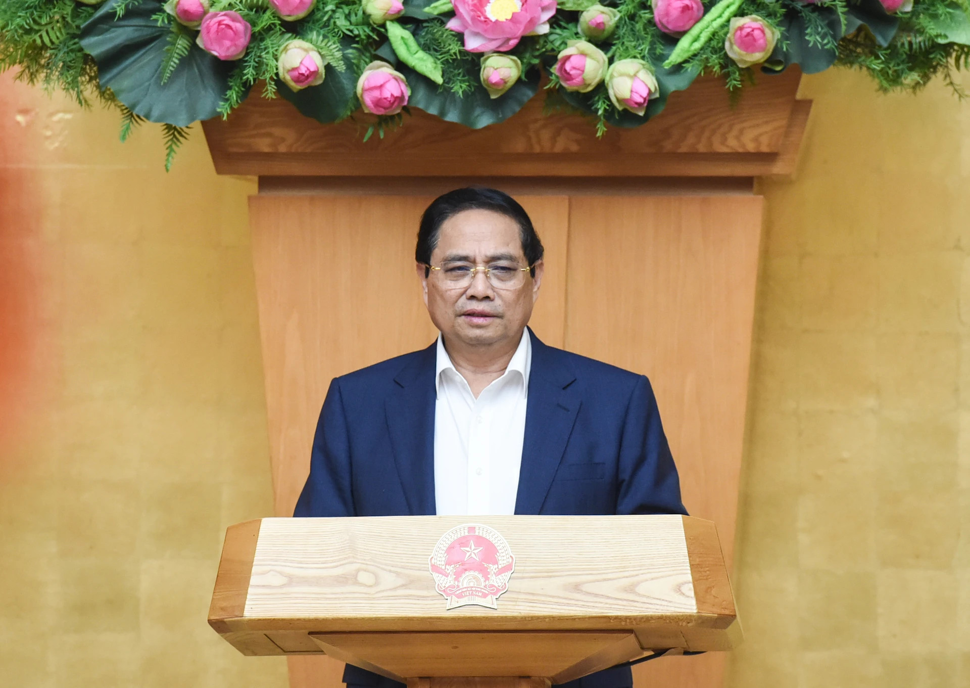 范明正总理发表讲话。