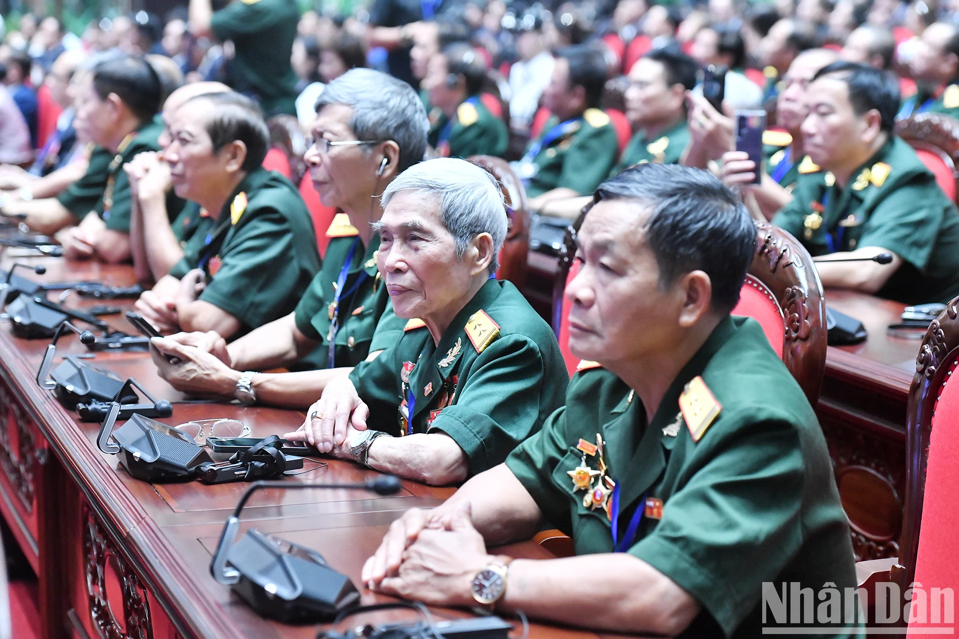 前越南援老志愿军和专家代表出席见面会。 前越南援老志愿军和专家代表出席见面会。