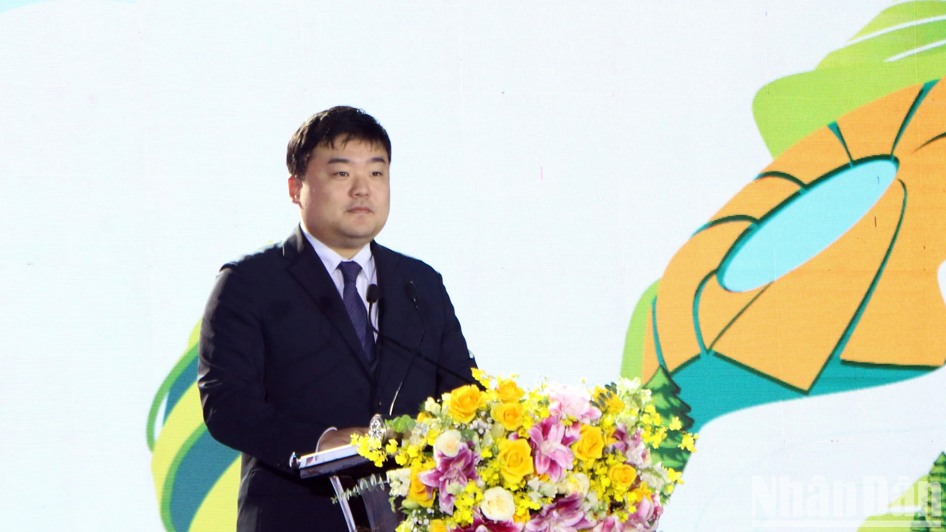 越南韩国文化中心经理崔胜镇在活动上发表讲话。 越南韩国文化中心经理崔胜镇在活动上发表讲话。