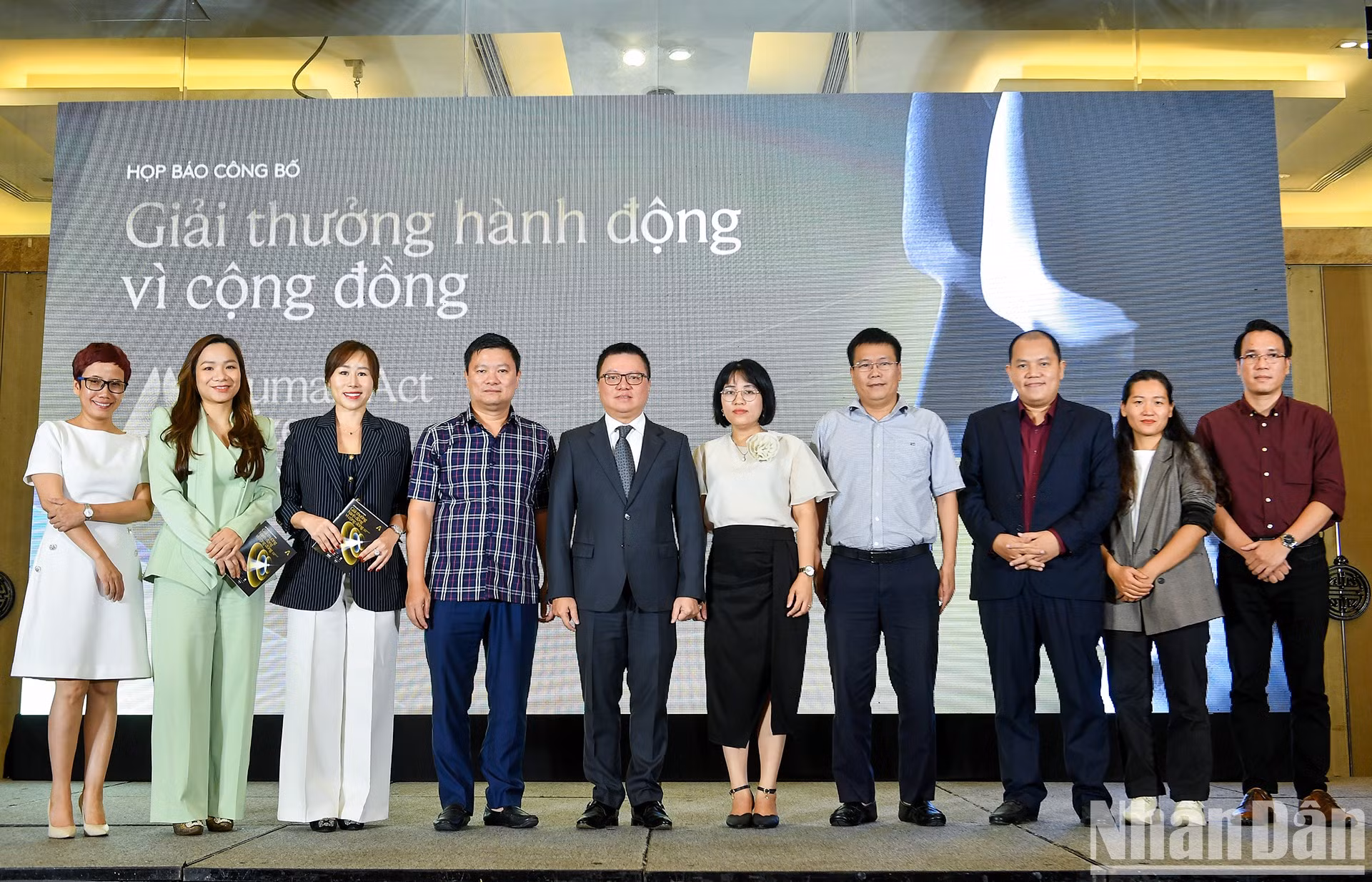 题为“先锋印记”的2023年社区行动奖新闻发布会在河内举行【组图】 ảnh 12