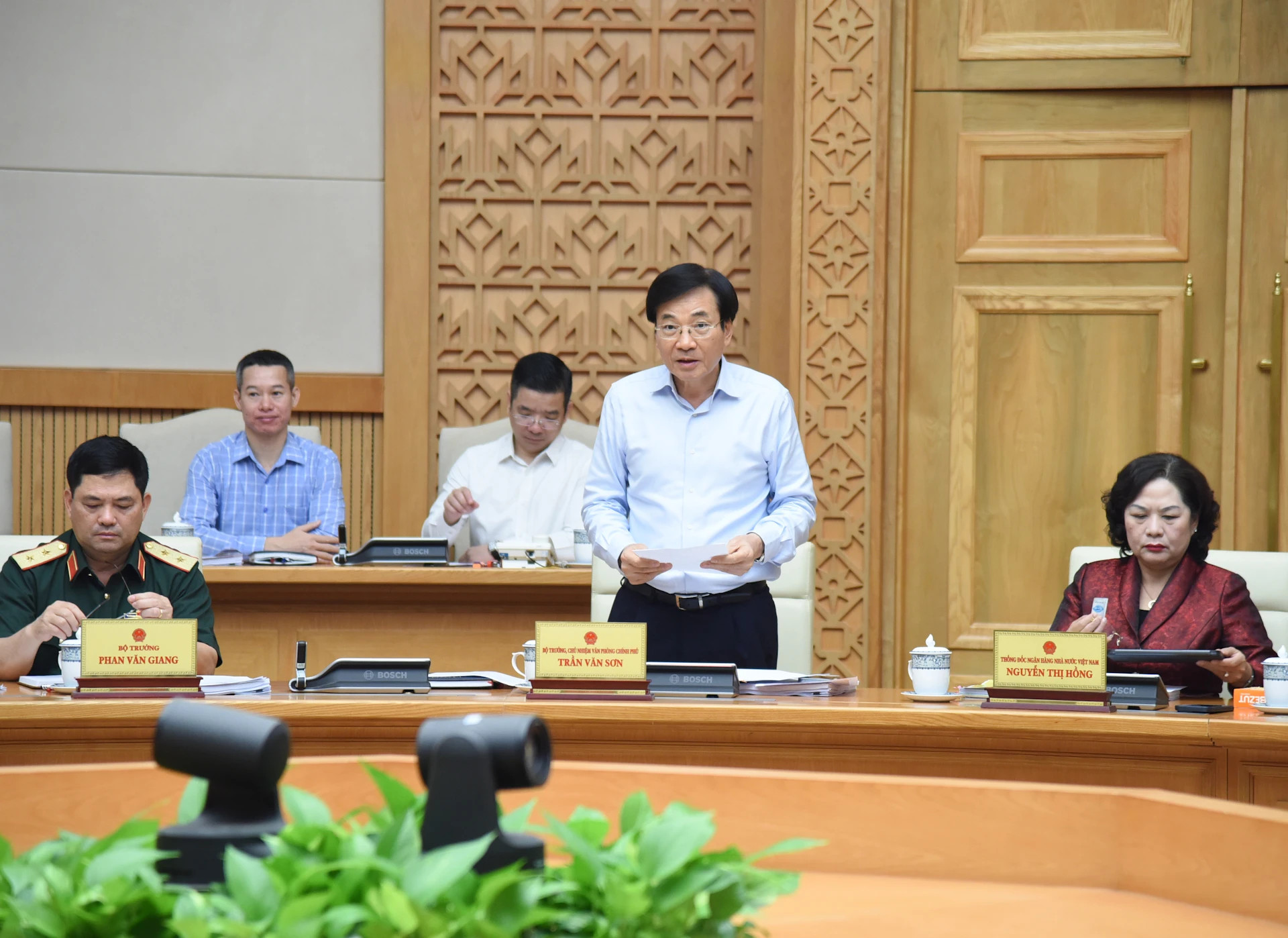 政府办公厅主任陈文山部长发表讲话。